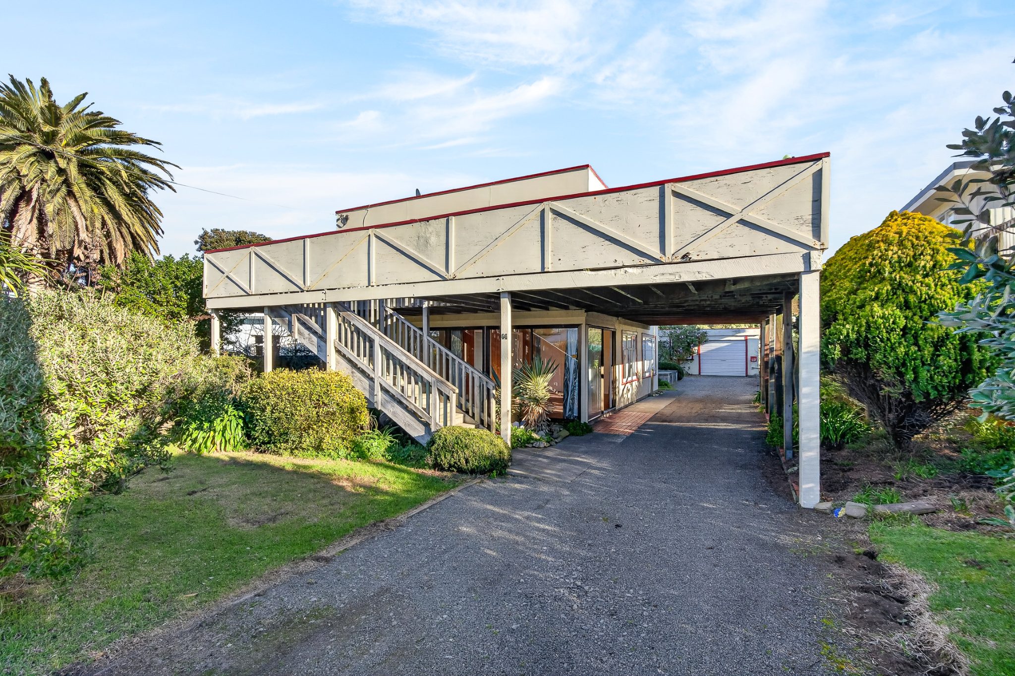 Coastal living in the heart of Riversdale Beach — slide 1