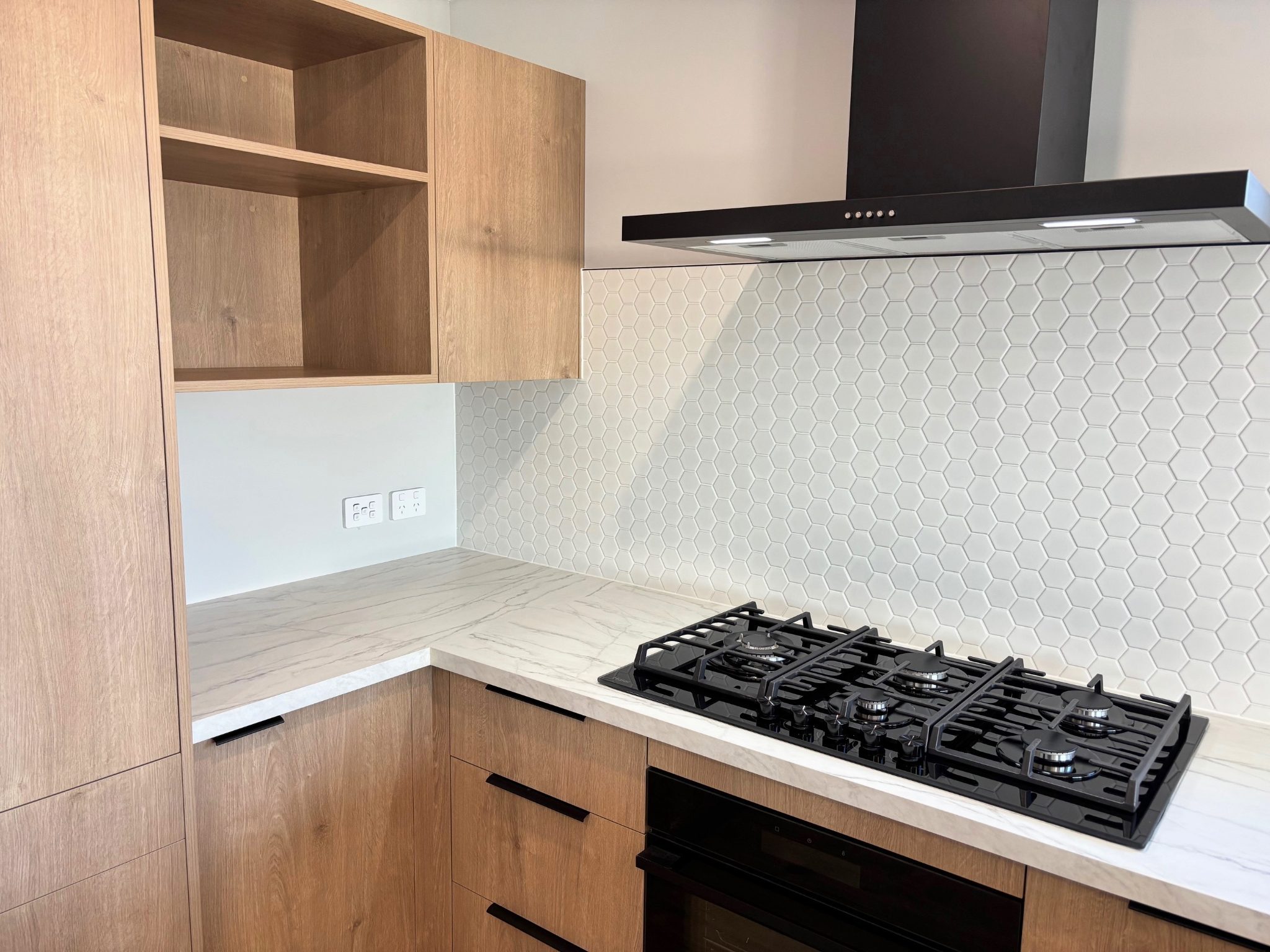 Lakeview 4 Bed 2 bath — slide 2