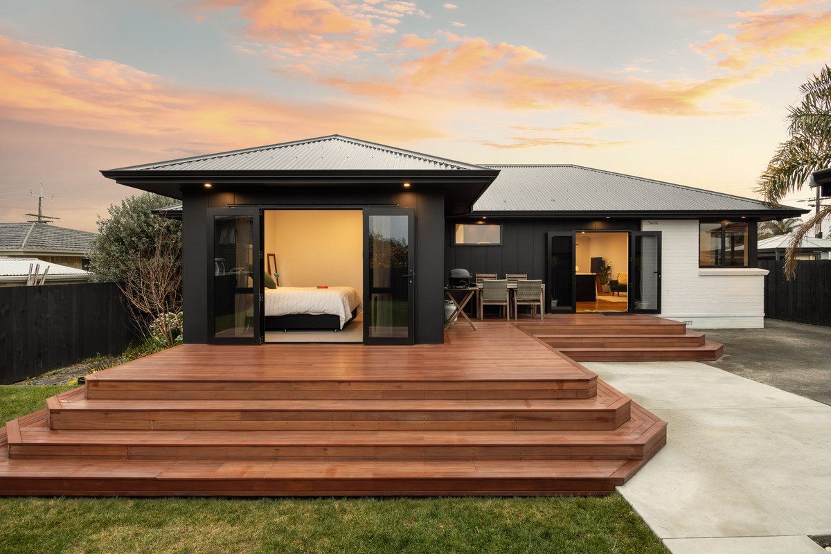 Family Living in Sought-After Beerescourt — slide 2