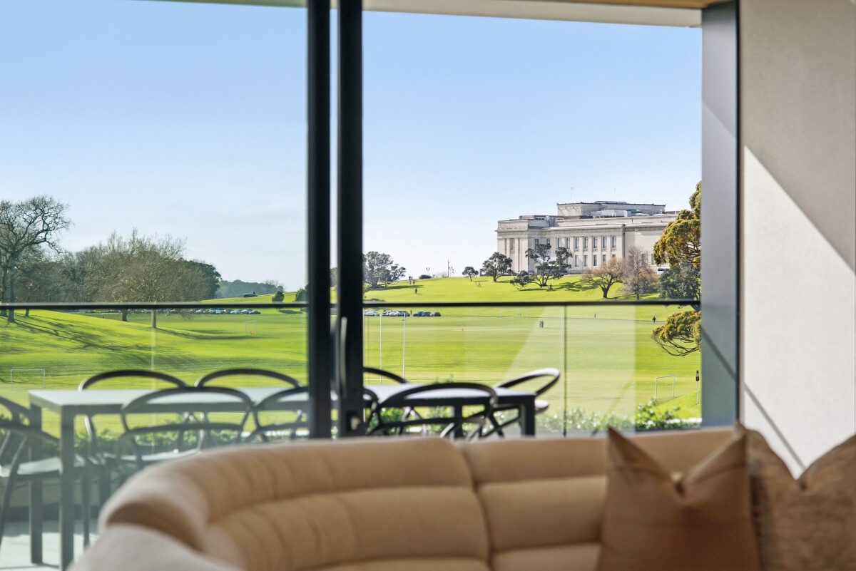 A Landmark Family Home in Newmarket — slide 2