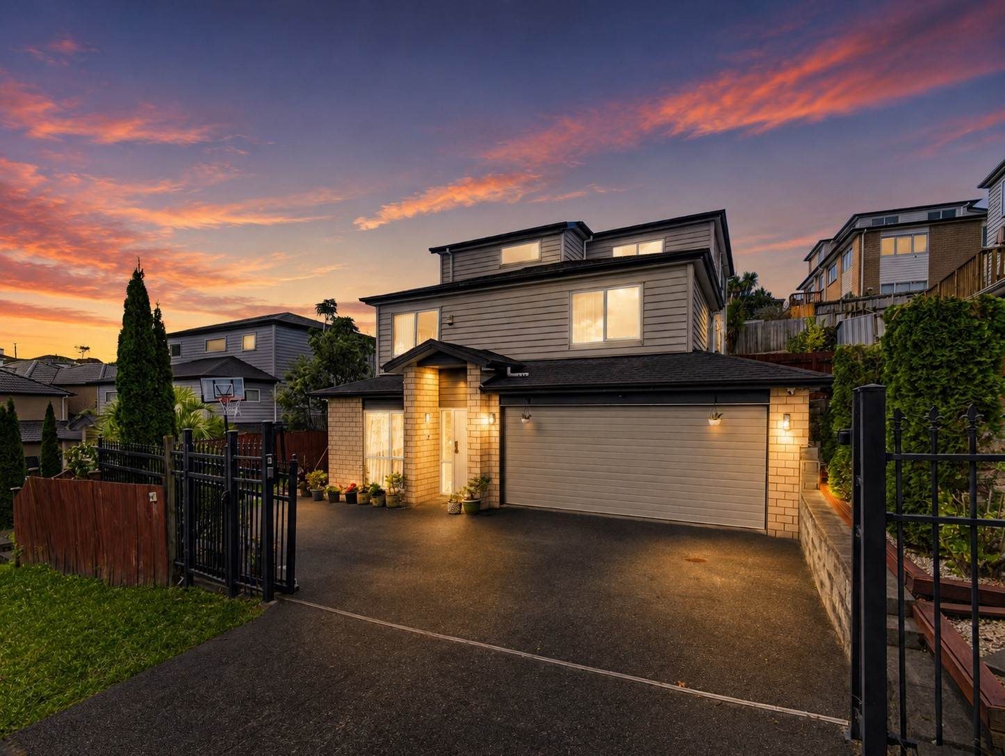 Elevated Views – 5 Beds & Dual Ensuites — slide 2