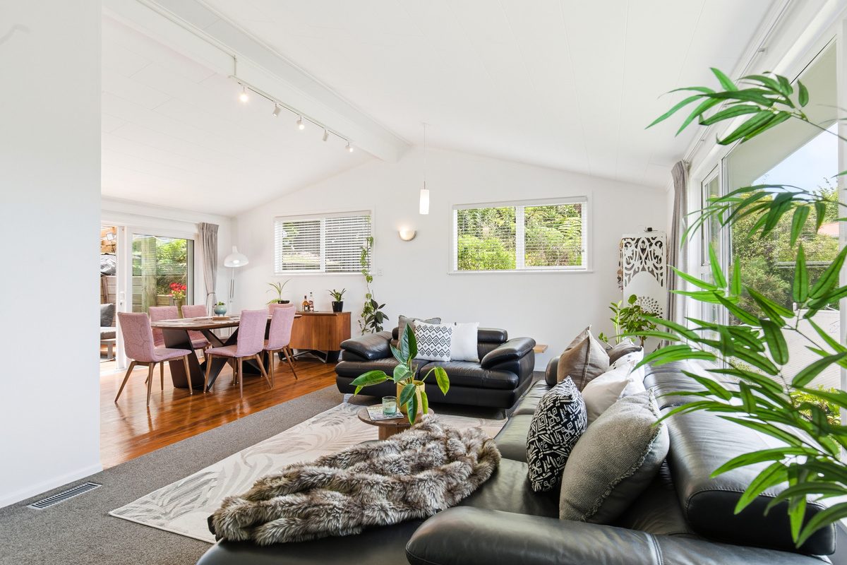 MUST SEE IN NGAIO! — slide 1