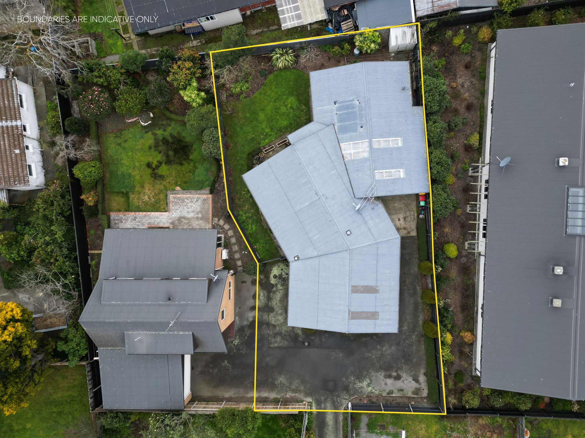 Flexible Family Living in Prime Location — slide 35