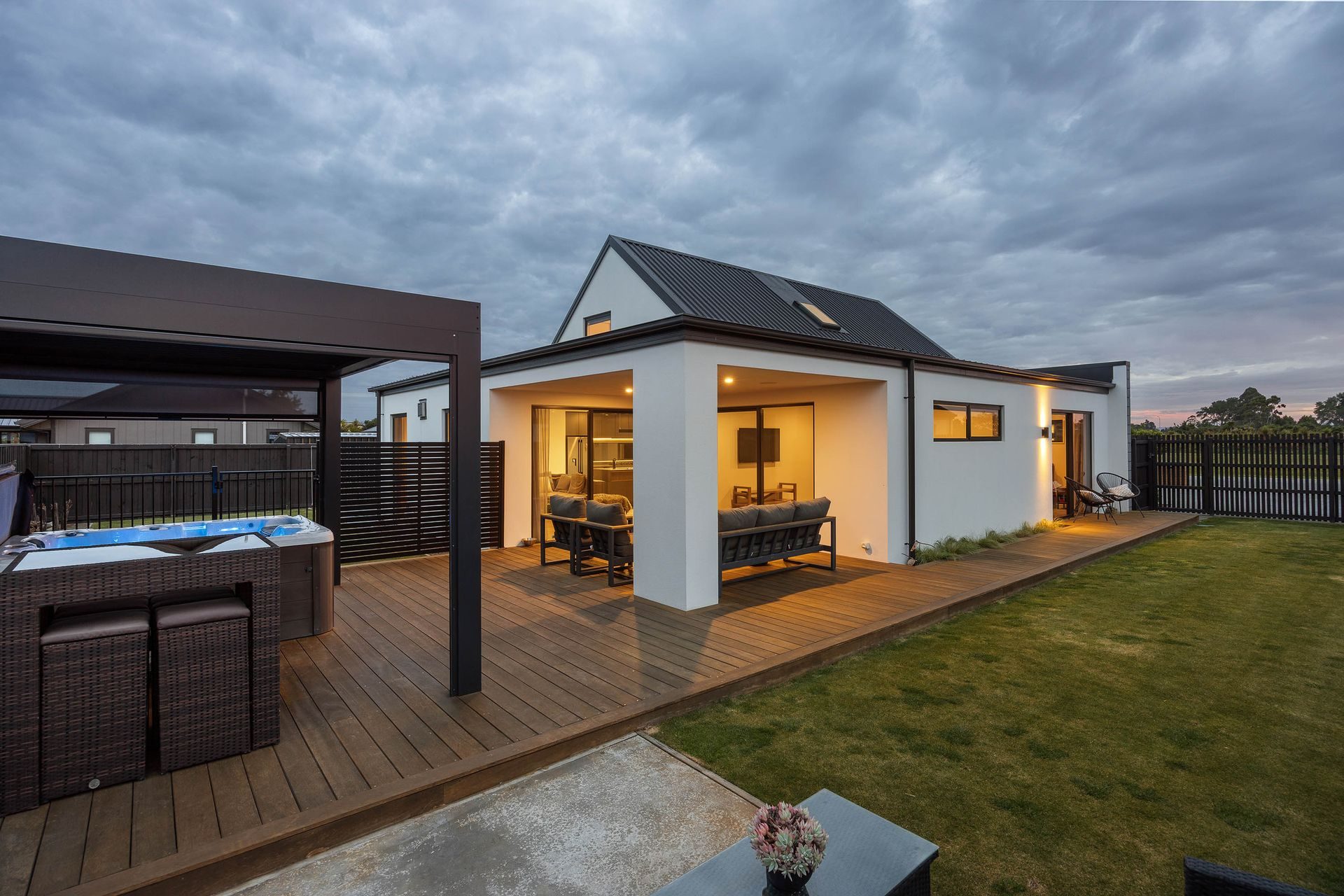 Luxury Living in Prestigious Oakville Estate — slide 27