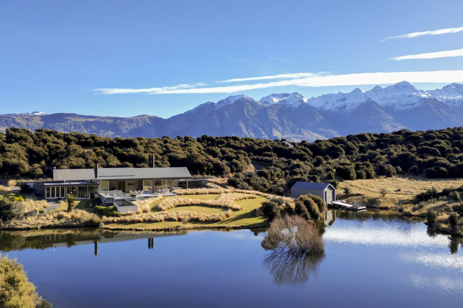 A Private Retreat with Extraordinary Views — slide 15