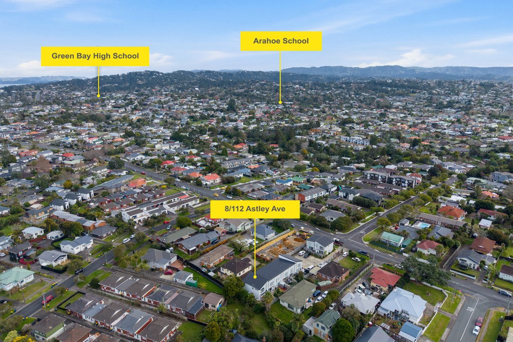 Modern Family Living in the Heart of New Lynn — slide 25