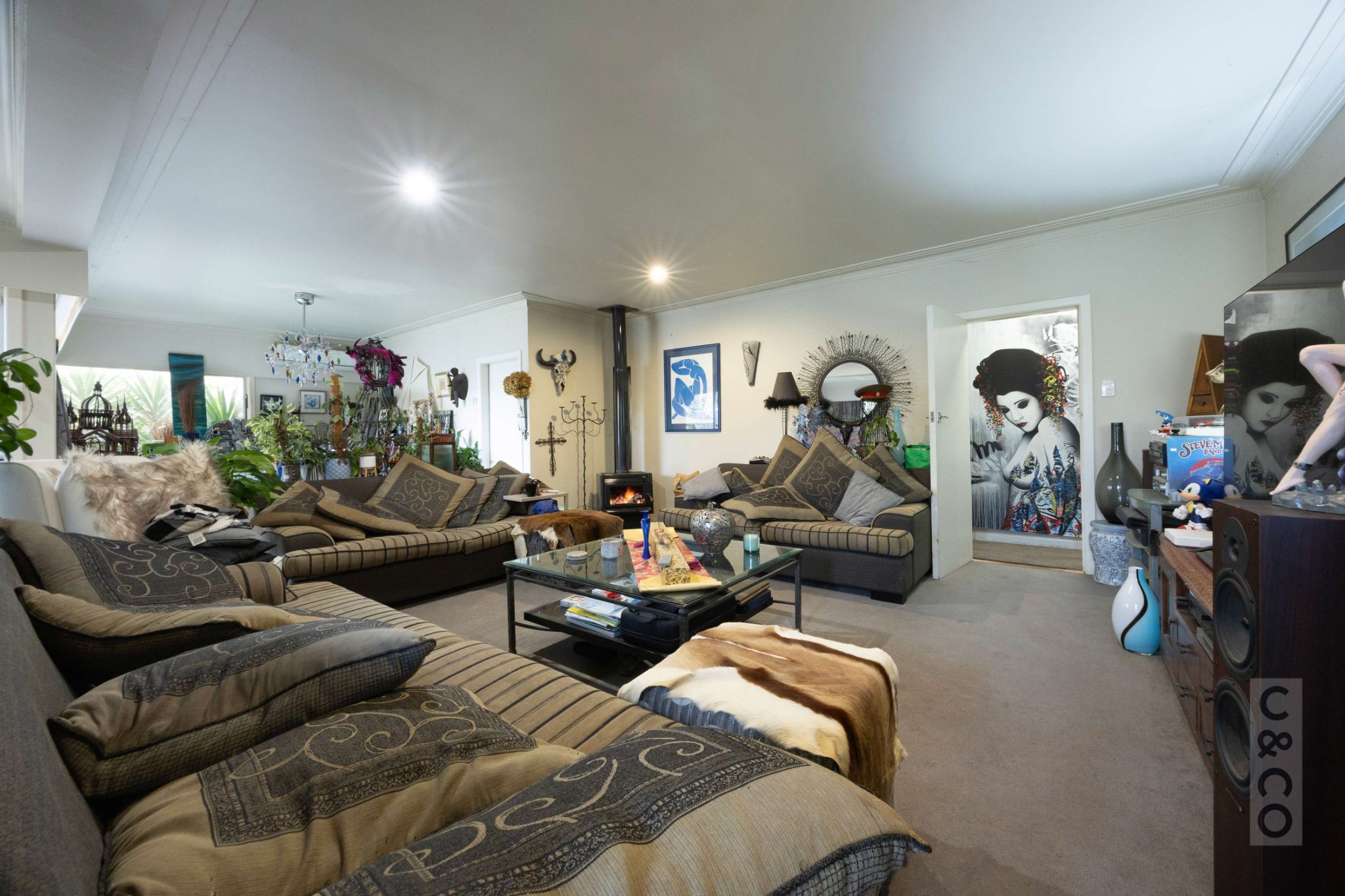 Great Helensville Find! Room to Add Value. — slide 2