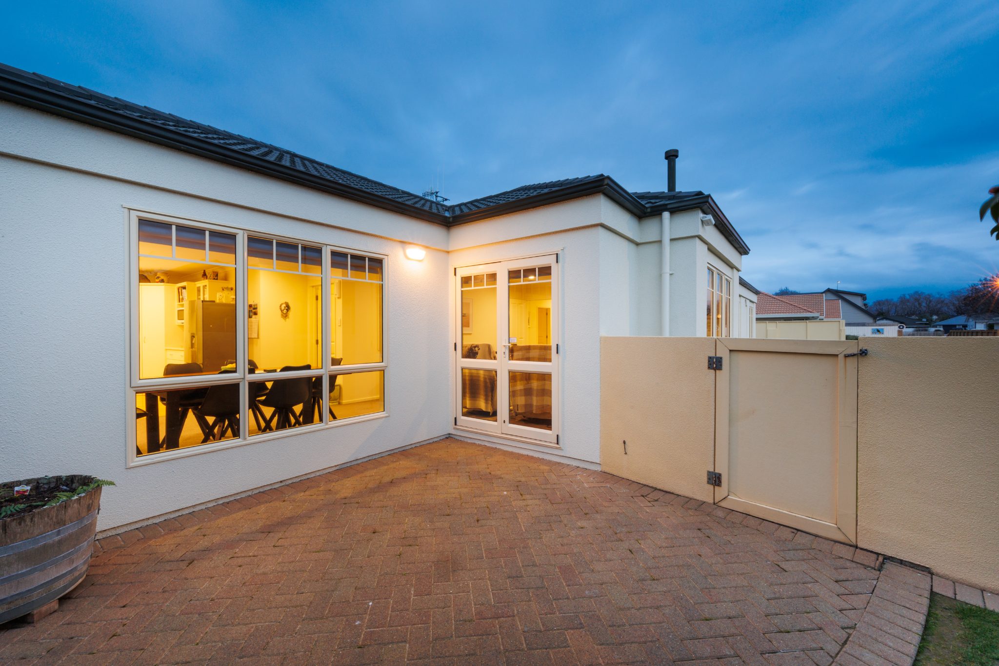 Central Single Level Family Home - walk to town — slide 22