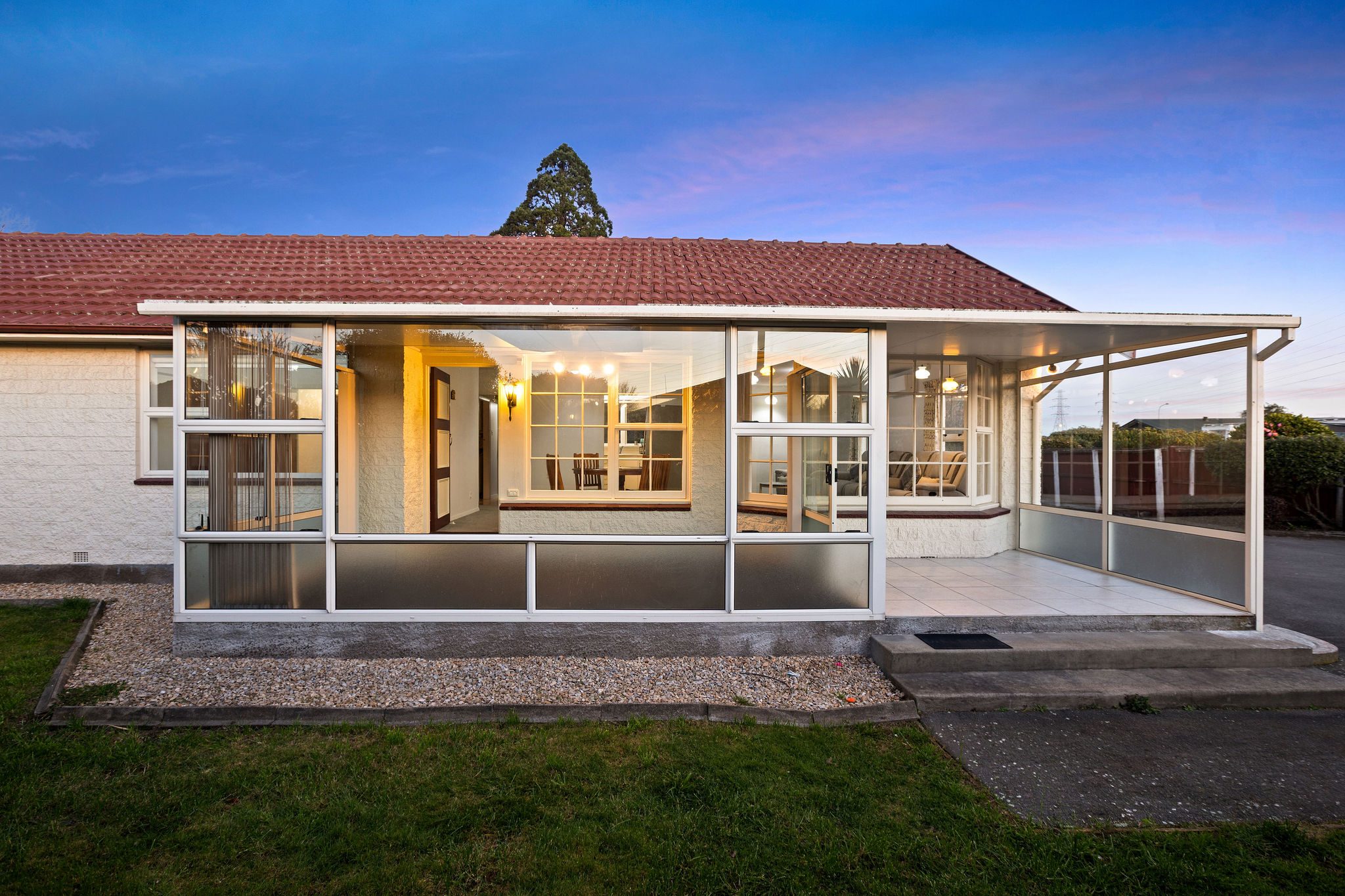 Rare Find on 941sqm - Must Be Sold — slide 1