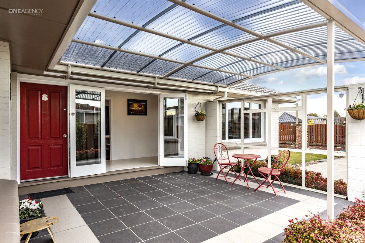 Spacious, Stylish & Perfectly Positioned — slide 2