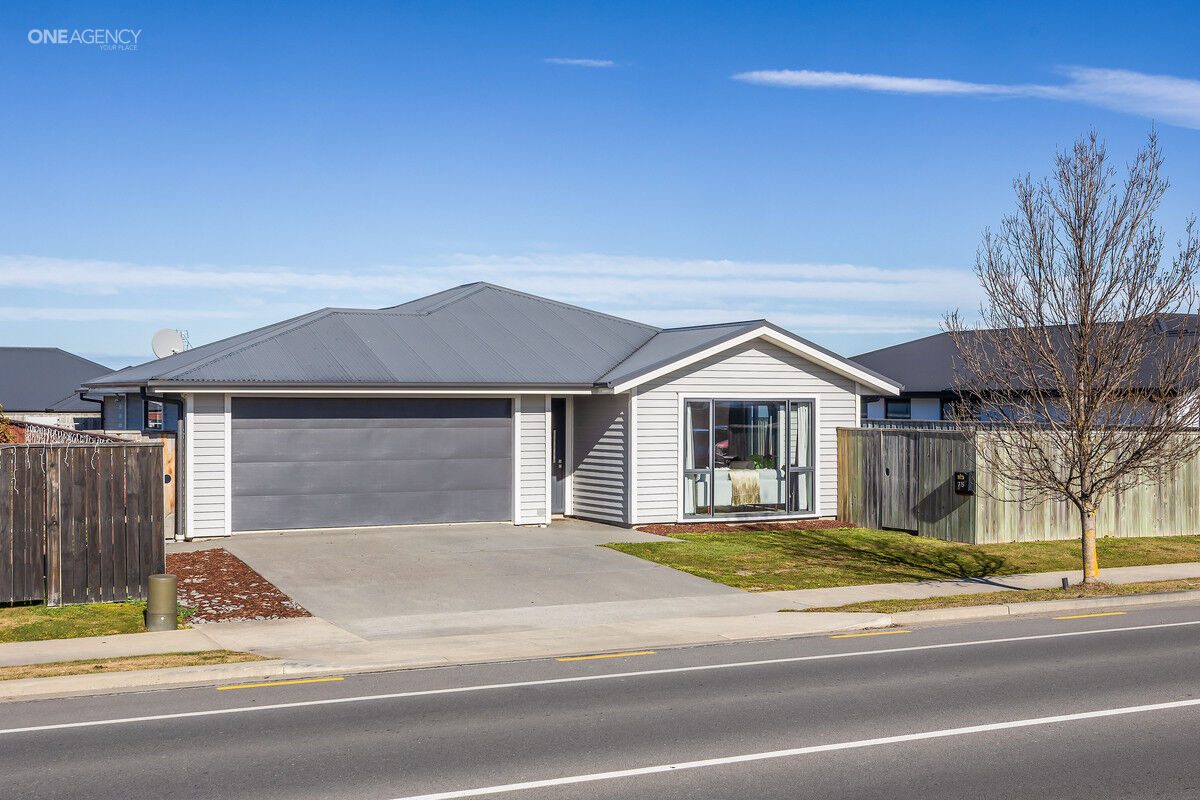 Spacious Family Living in Rangiora — slide 2