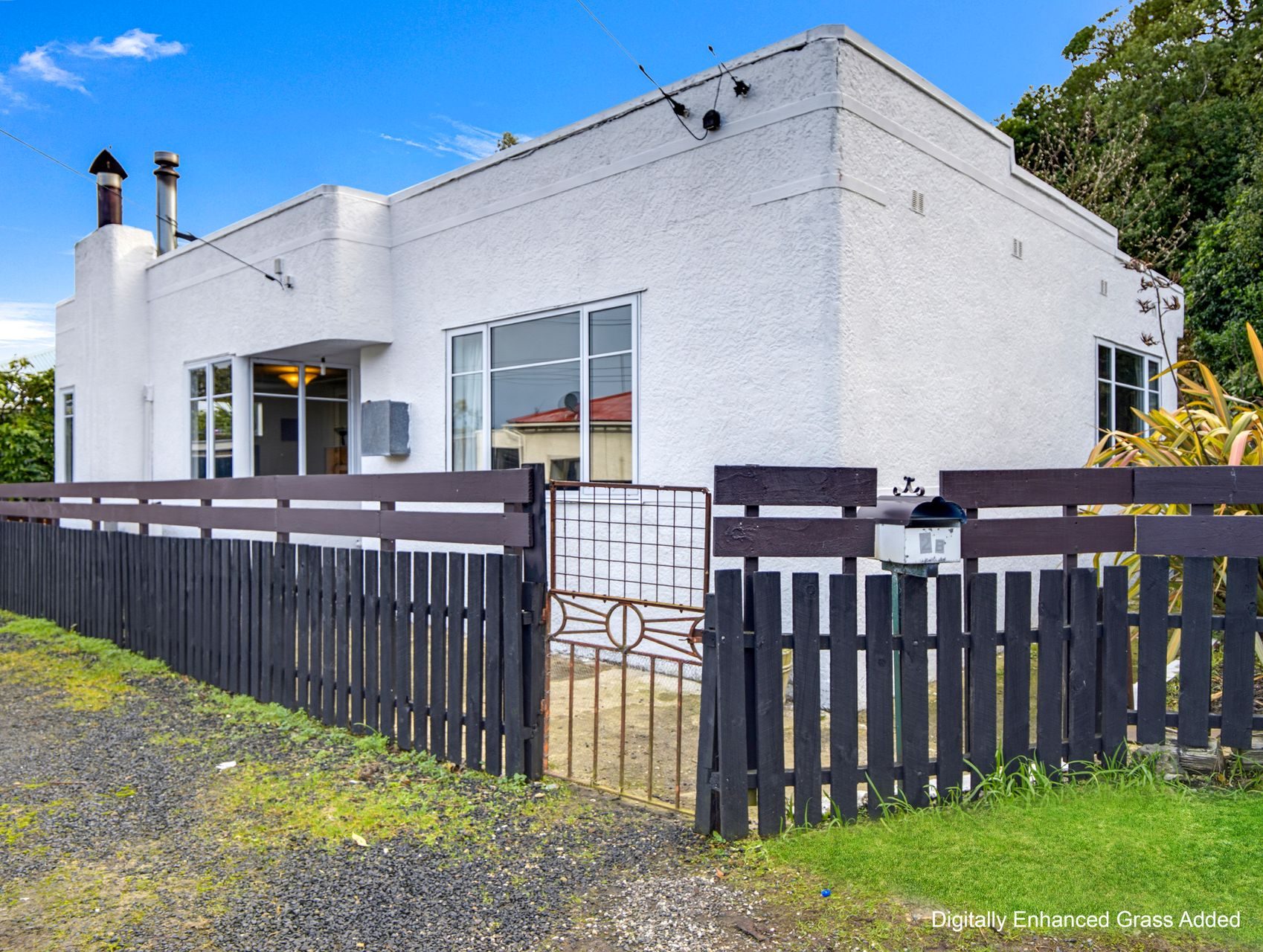 Updated Home, Large Garage, Just Move In — slide 1
