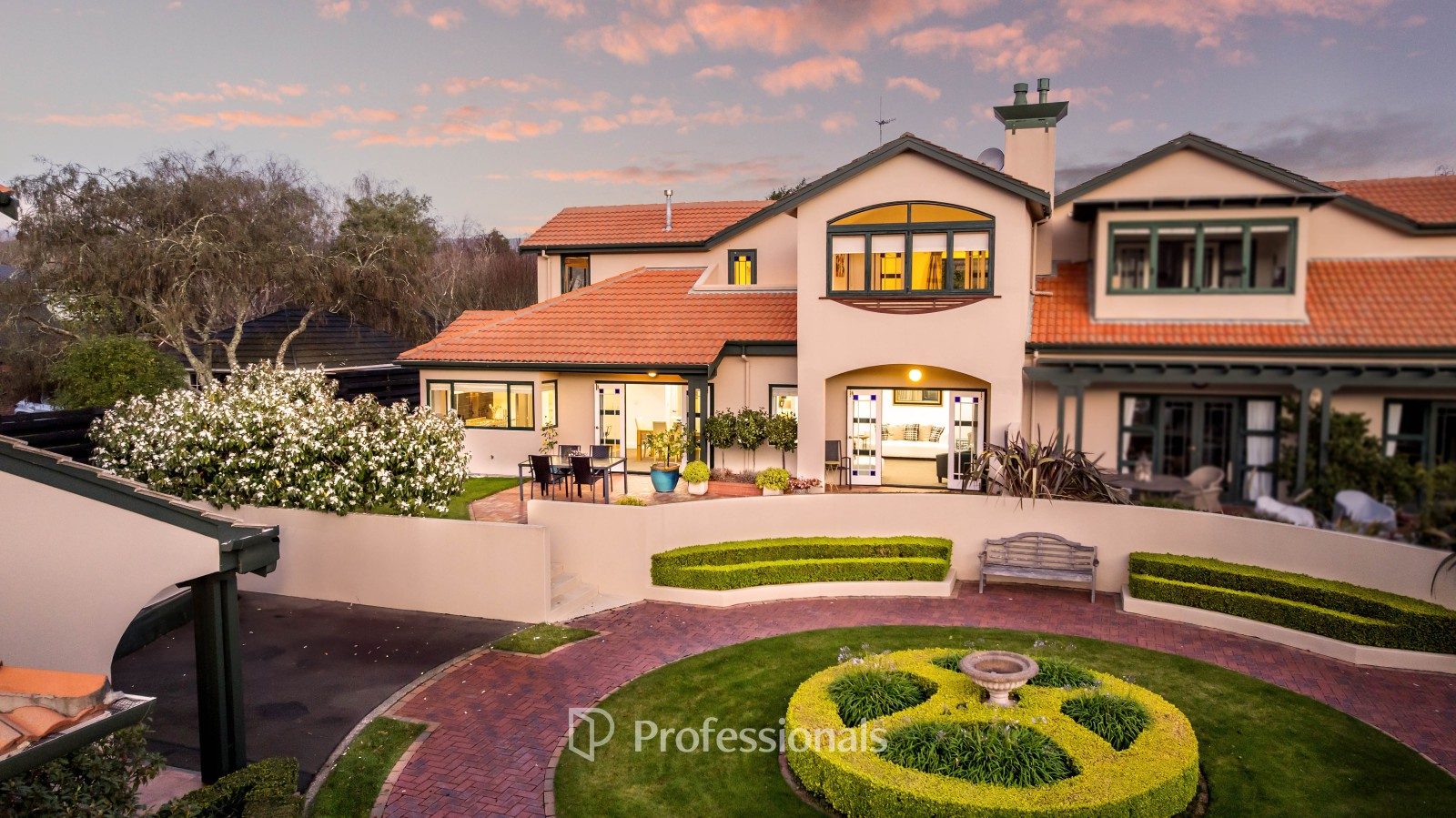 Terrace Villas Elegance – Motivated Vendor! — slide 1