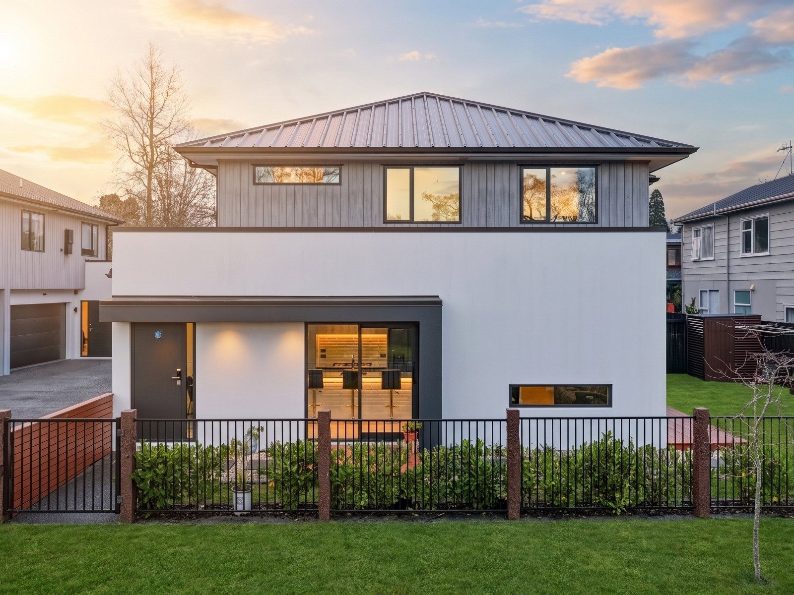 2022-Built Luxe Living — slide 1
