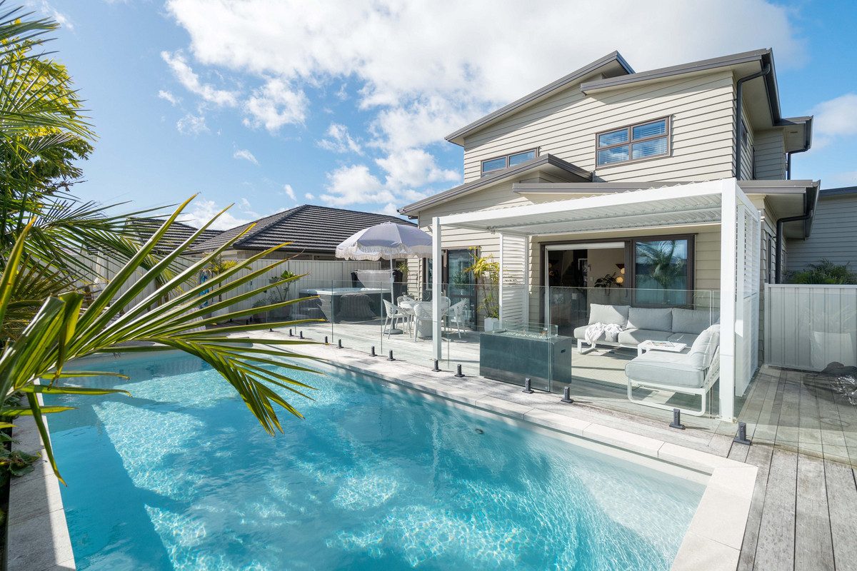 The Ultimate Entertainer's Family Home — slide 1