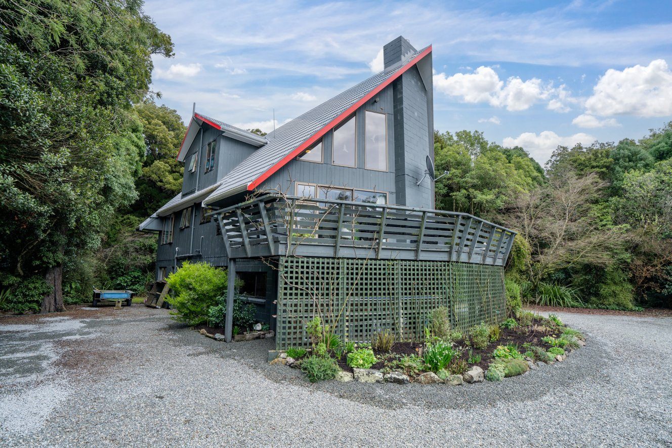 Fantastic Family Home! — slide 2
