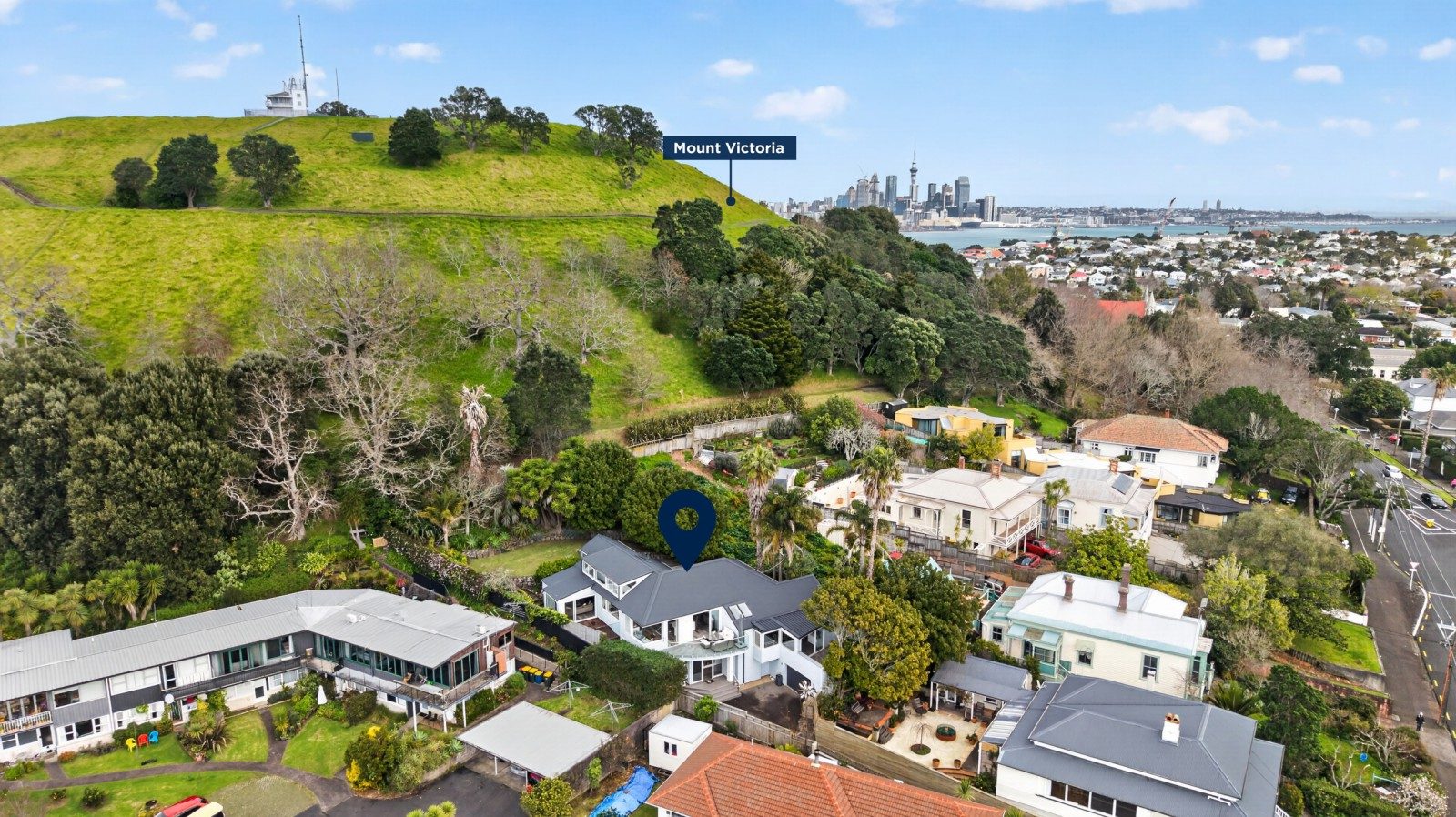 Unique spectacular home with sun and wide views — slide 28