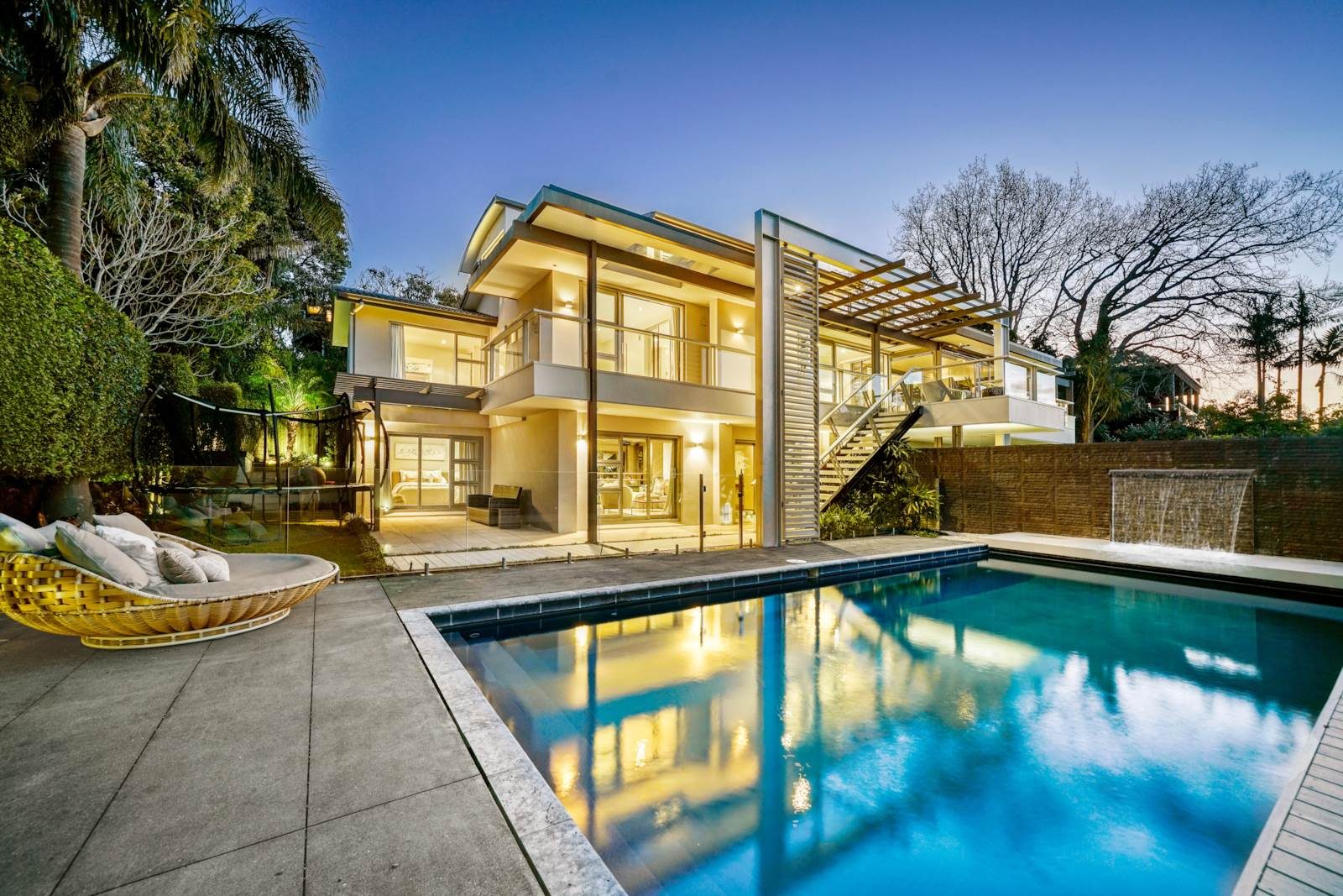 Timeless Elegance Overlooking Lake Pupuke — slide 2