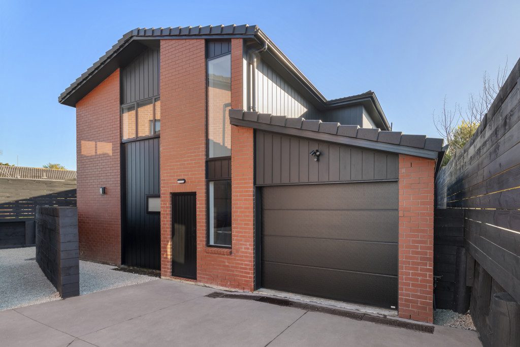 Quality and Convenient Family Home — slide 1