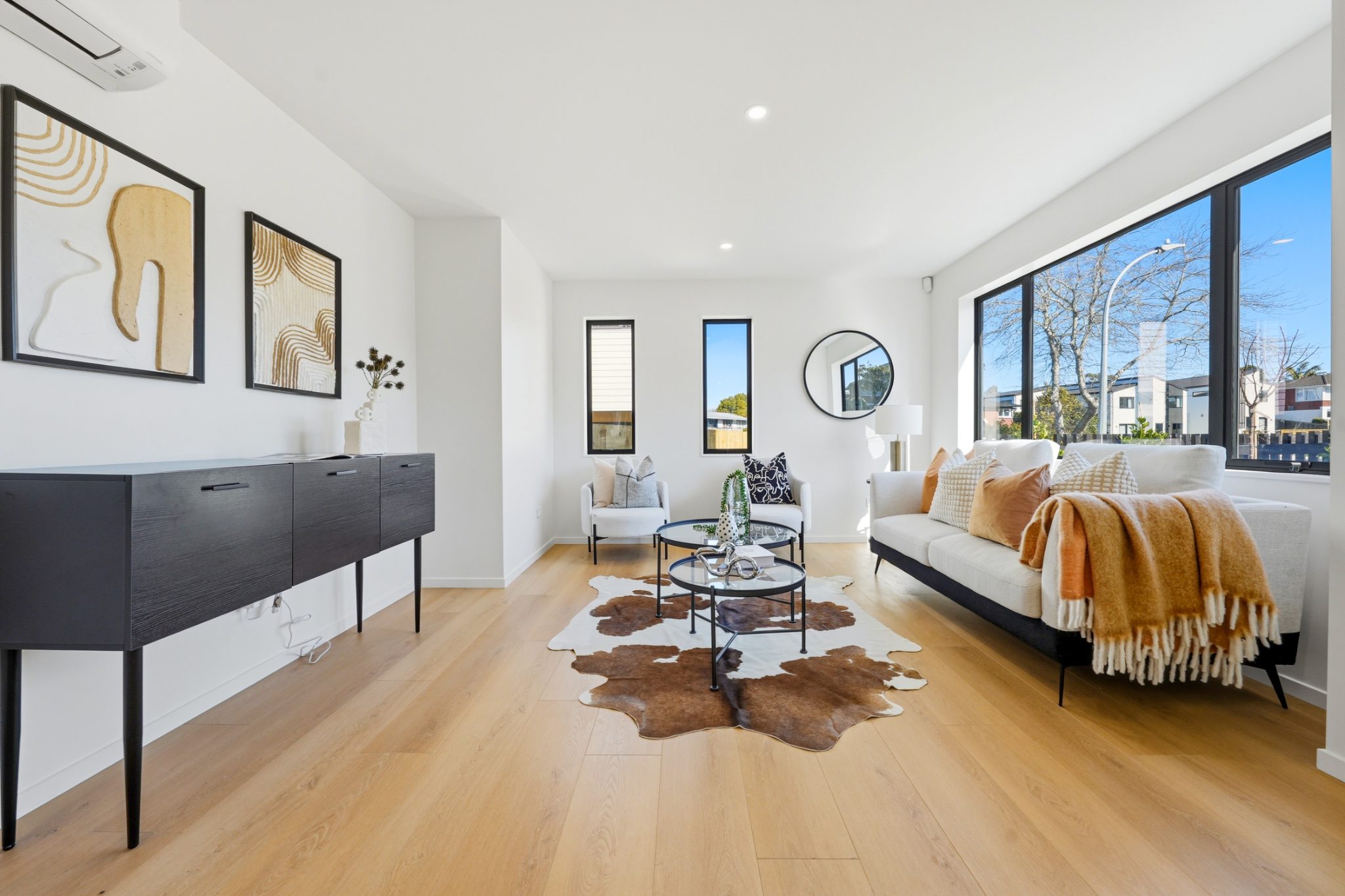 Luxury Freehold Standalone Living|Master Build — slide 2