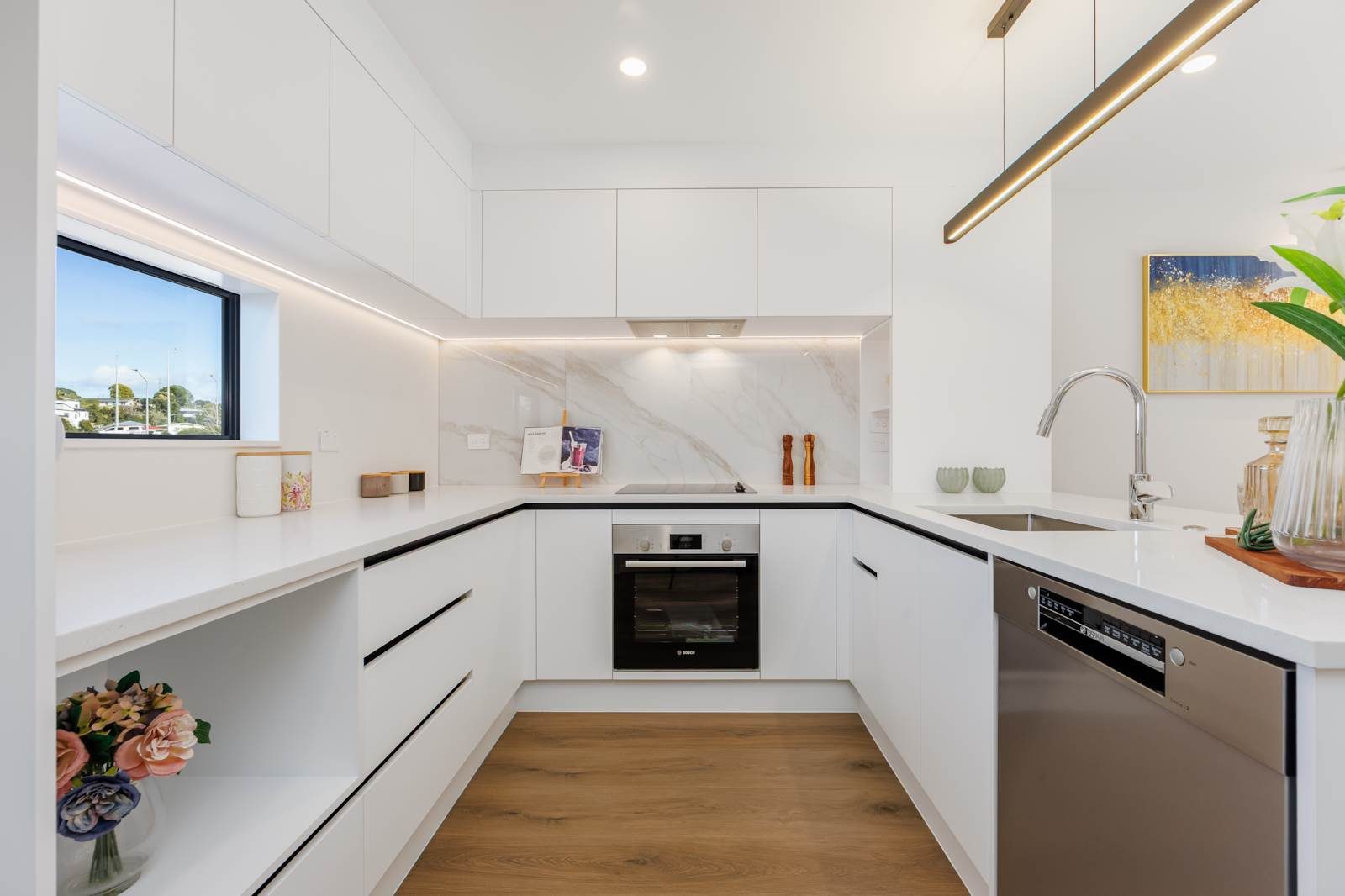 Brand new freehold townhouse in Double Westlake — slide 2