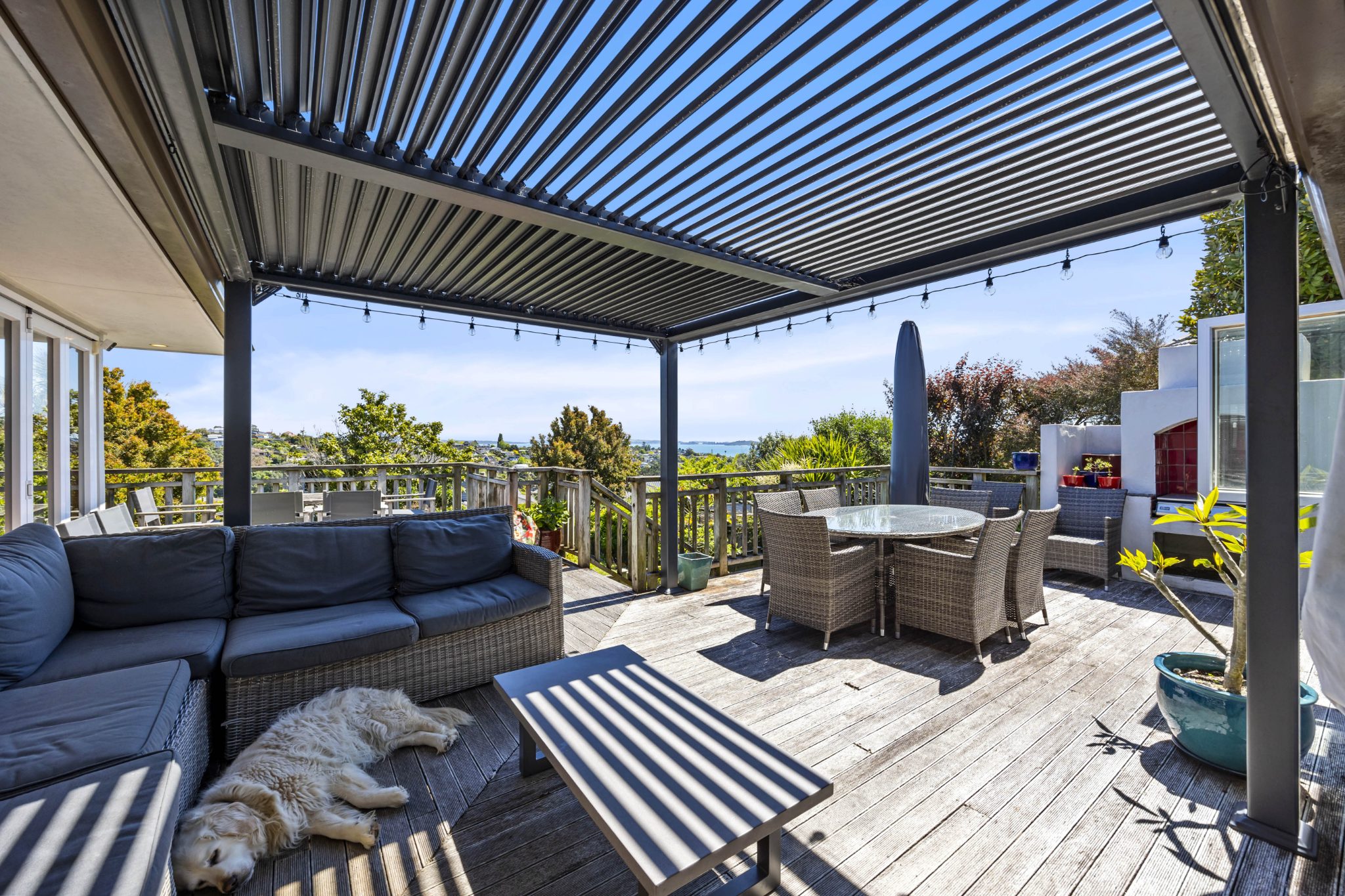 Panoramic Perfection in Macleans Zone — slide 2
