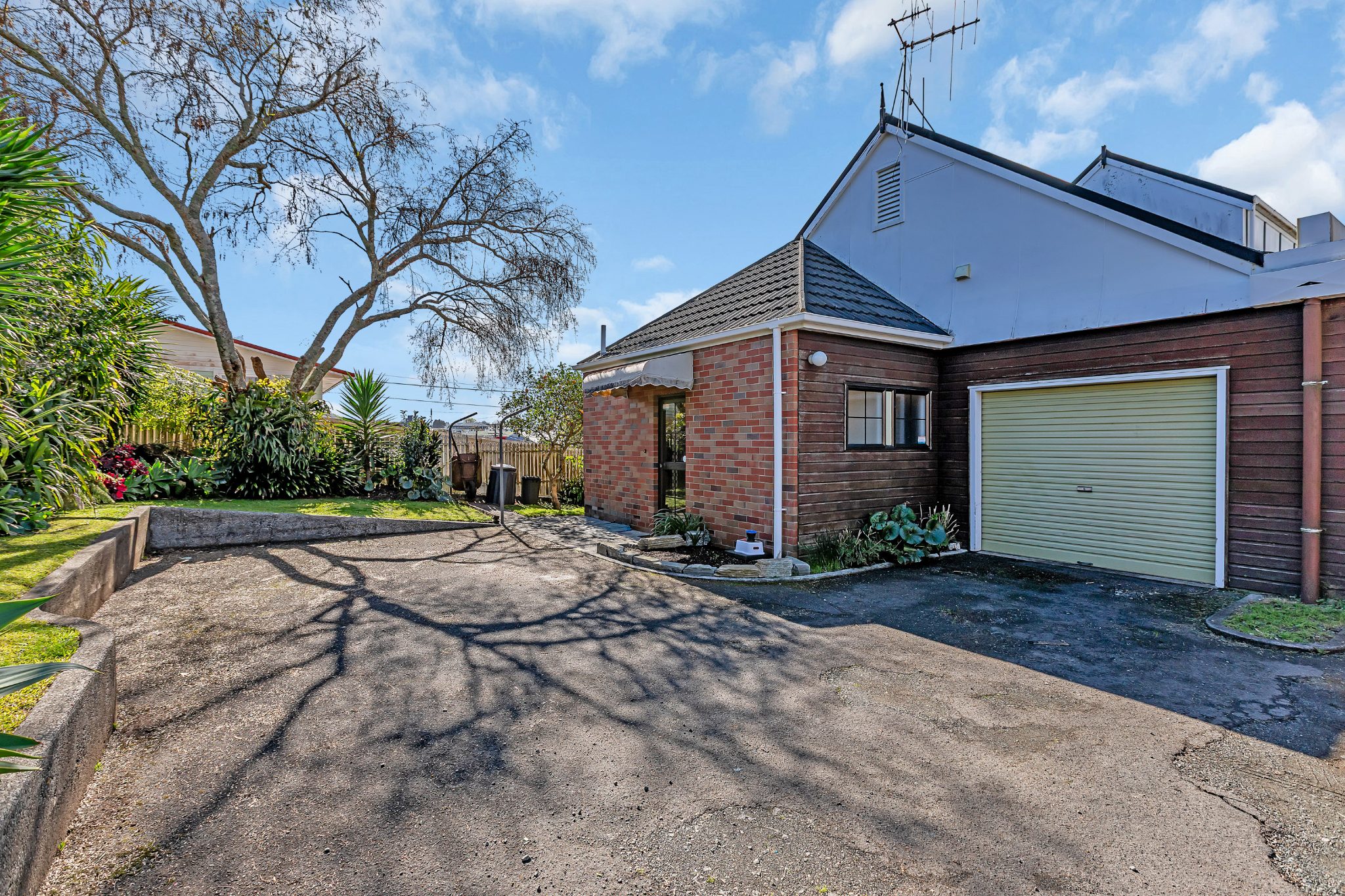 Spacious, Sunny & Exceptionally Convenient — slide 1