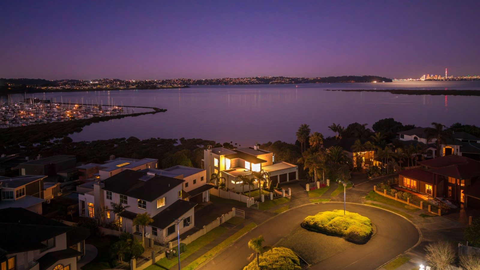 Waterfront - A Touch of Luxury in Paradise — slide 26