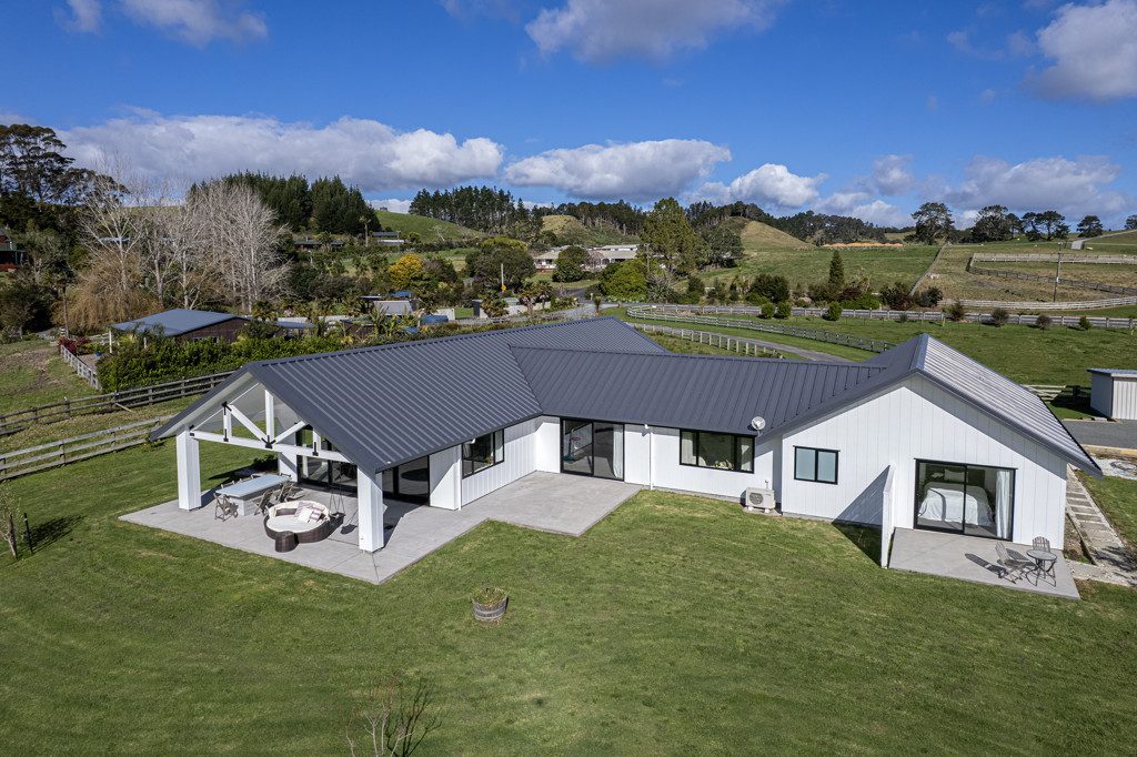 Fabulous Lifestyle Opportunity - Whareora — slide 1
