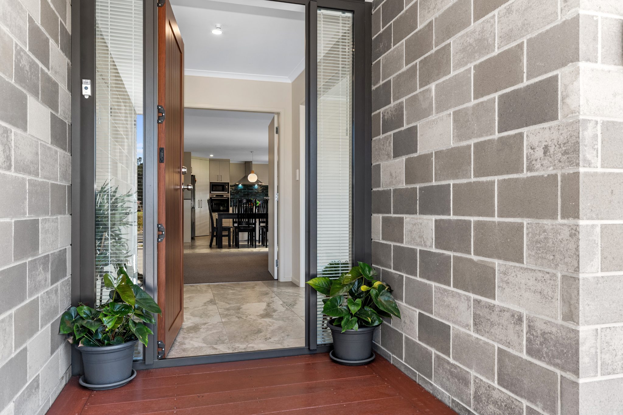 Sought After Maunu Location! — slide 1