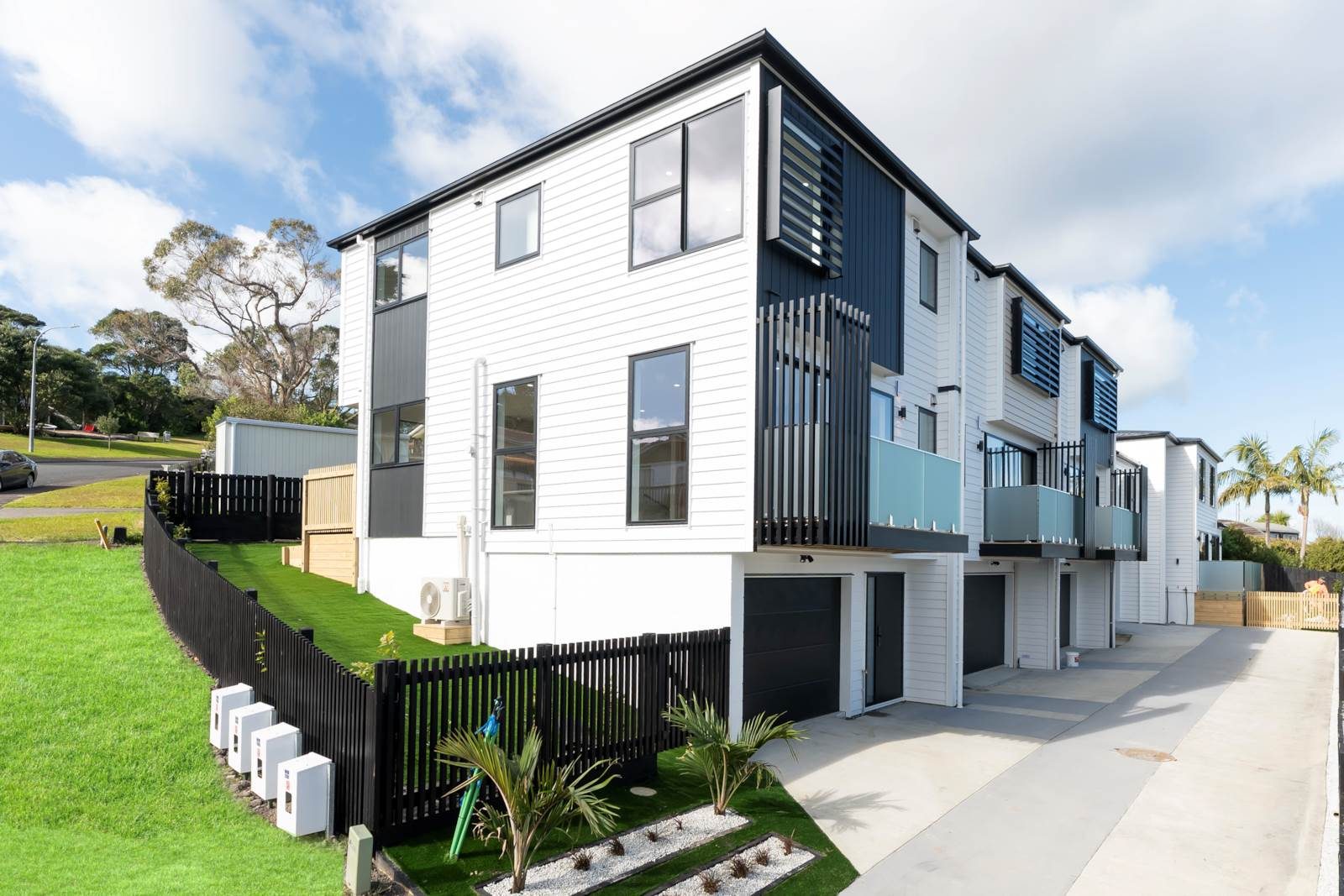 Modern Luxury Meets Coastal Charm — slide 1