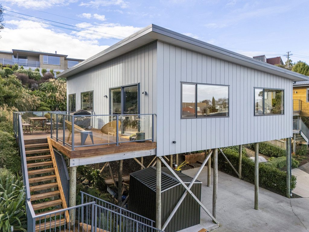 Modern Warm Living with a View — slide 2