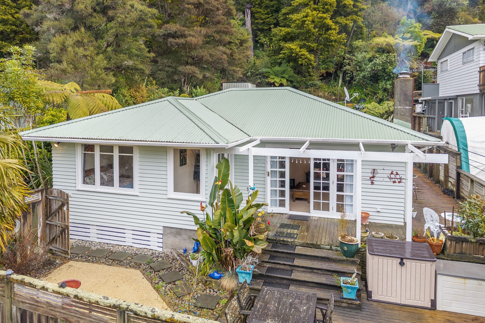 Cosy and Renovated - We're Downsizing — slide 1