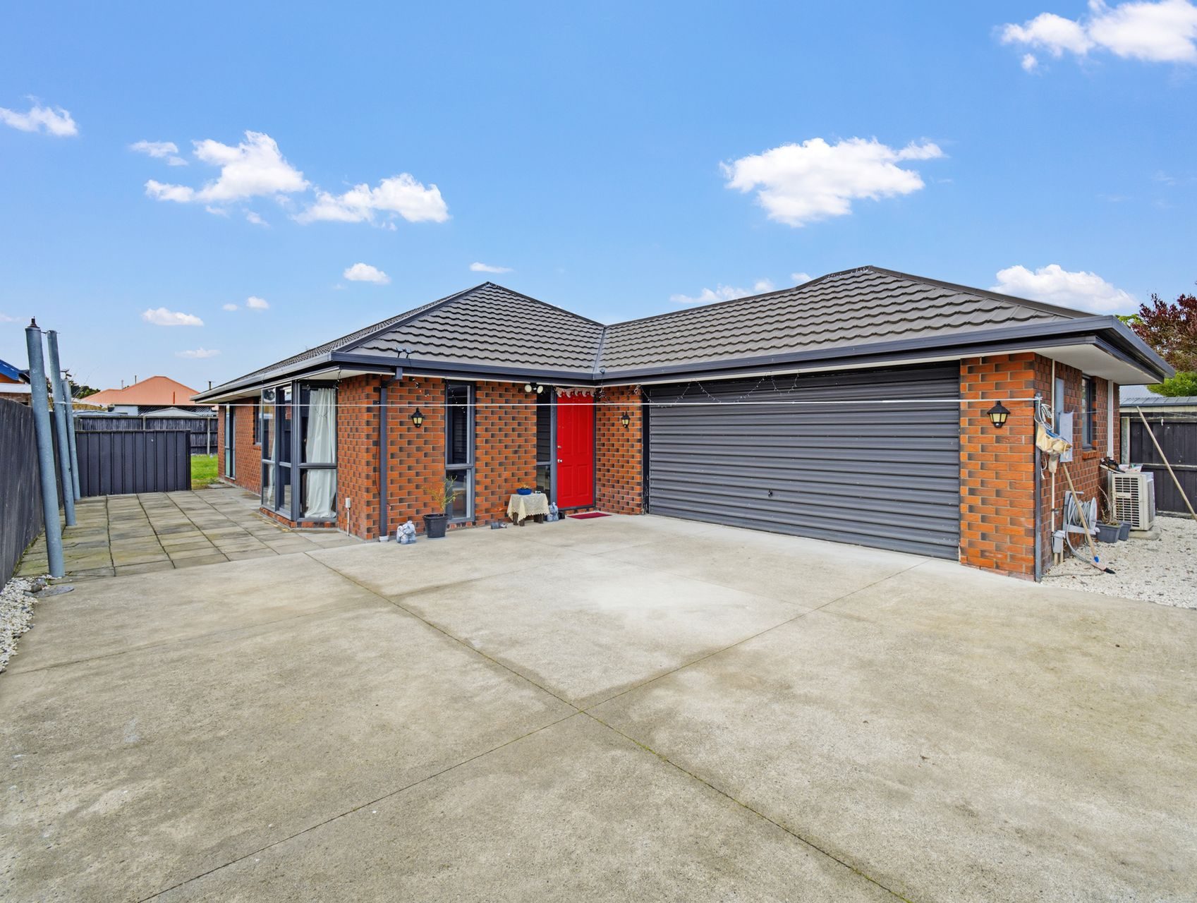 An affordable family home with BIG backyard.! — slide 22