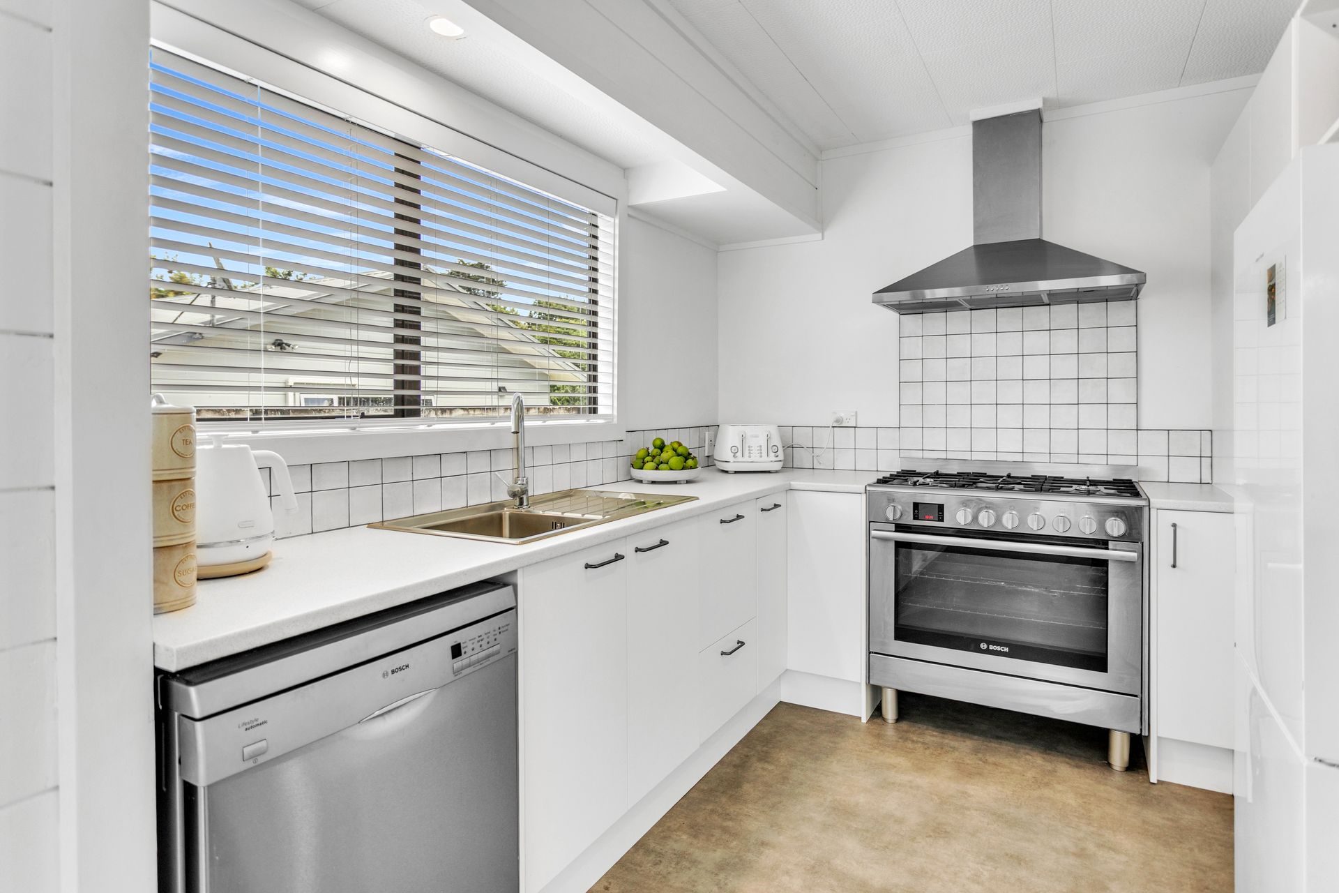 RENOVATED LIKE NEW. FABULOUS FIRST HOME BUY. — slide 2