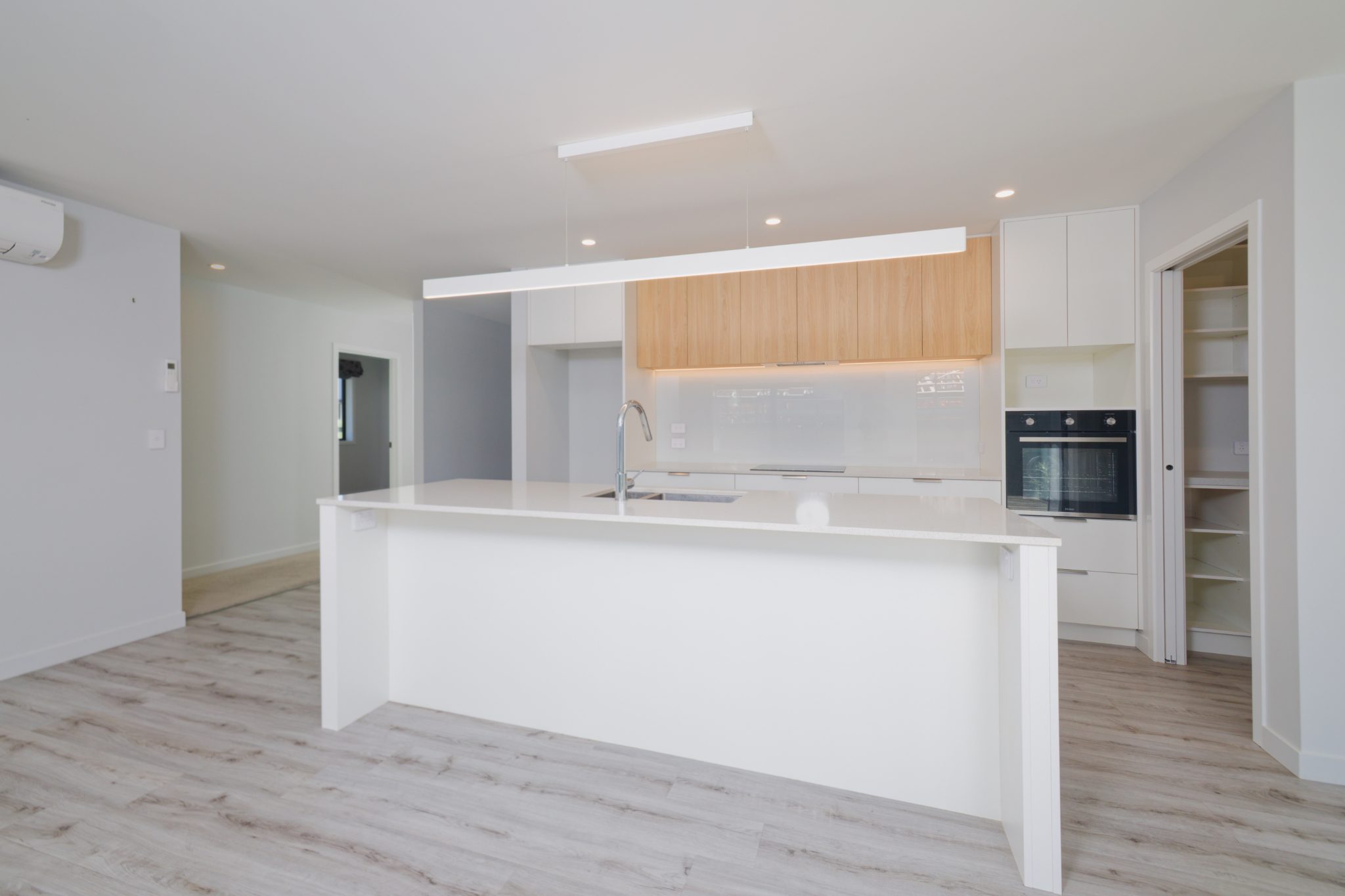 Luxury Townhouse — slide 2
