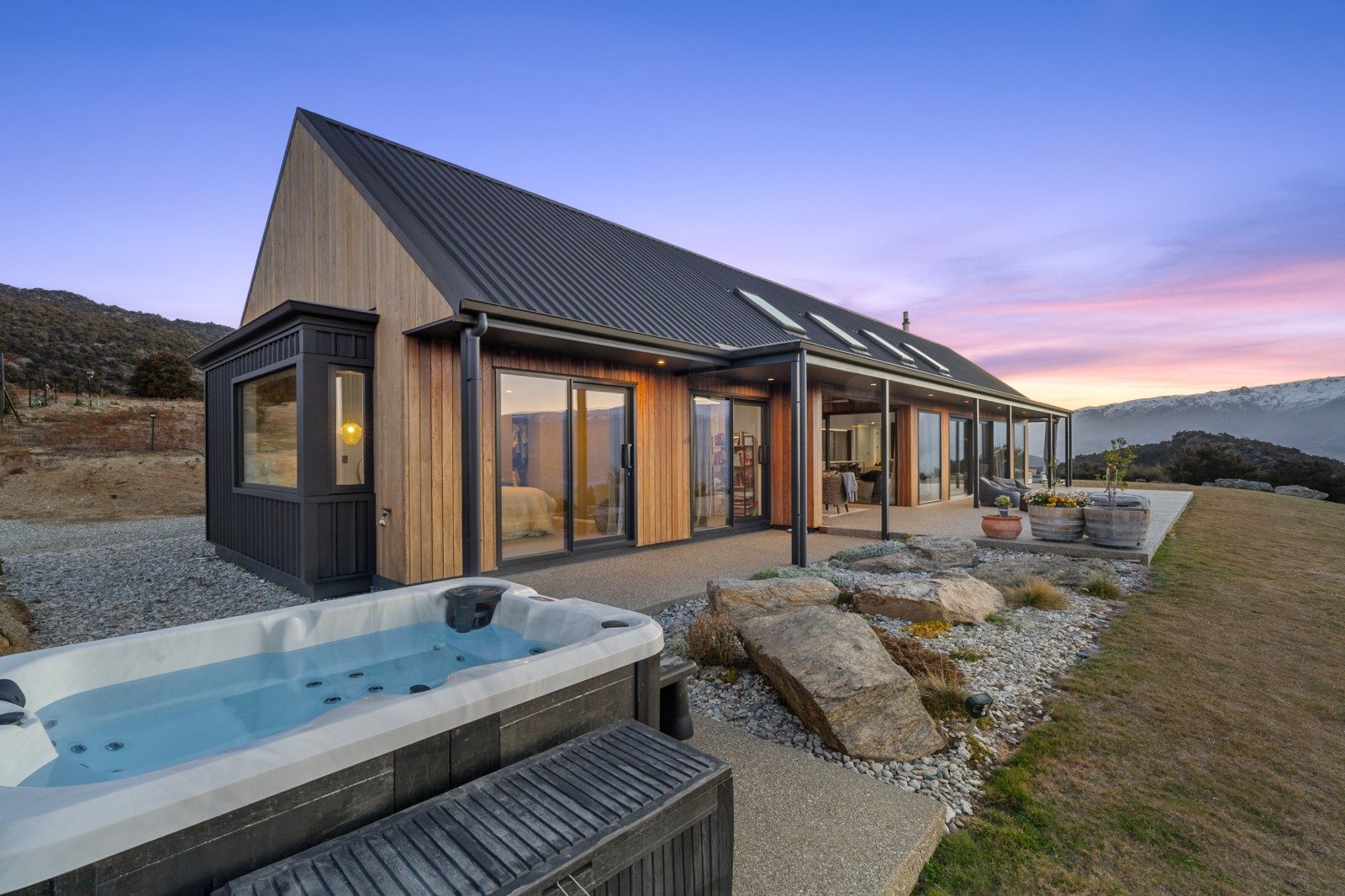 A sanctuary woven into the Central Otago landscape — slide 2