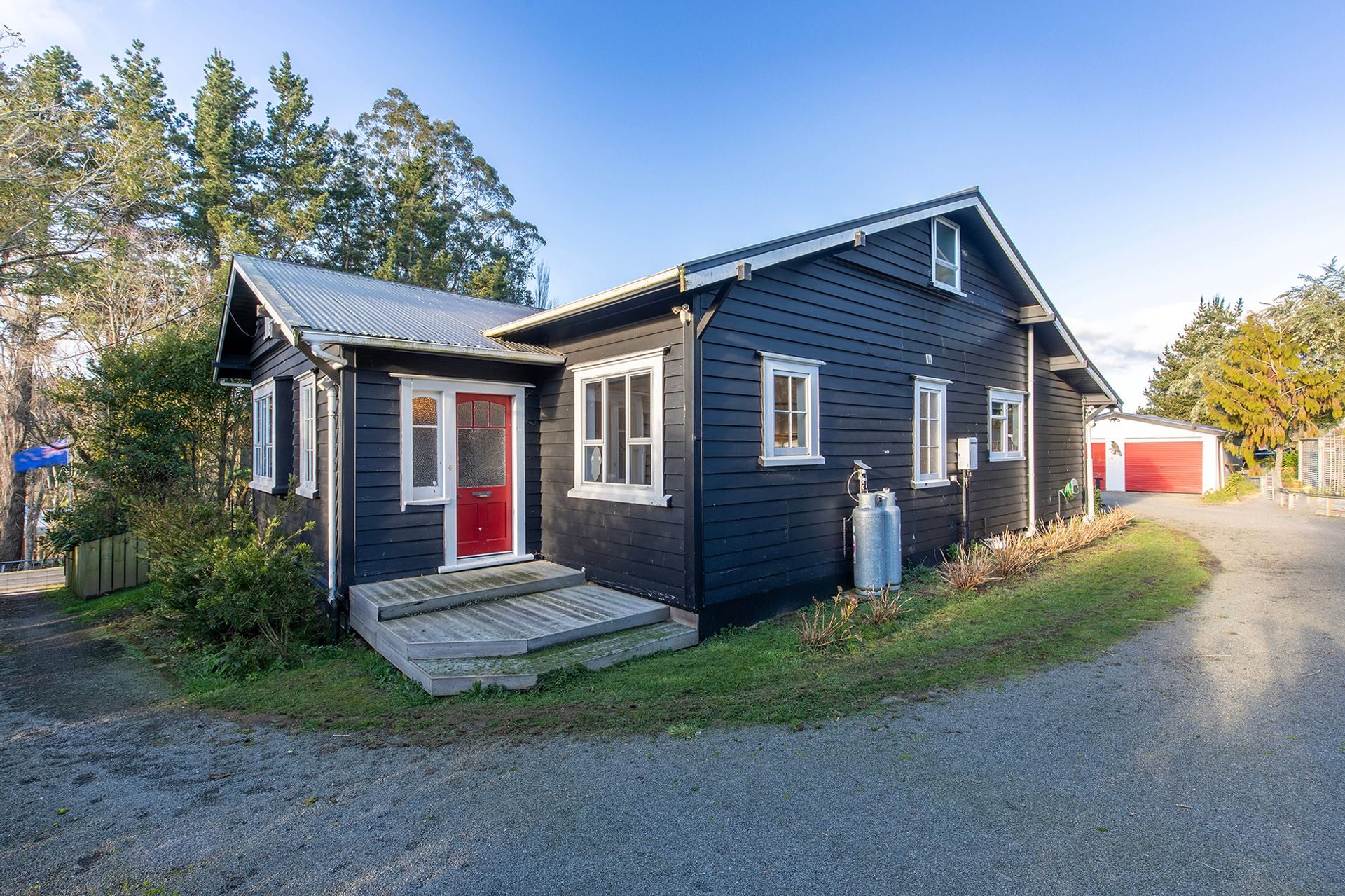 Country Cottage Dreams Await — slide 25
