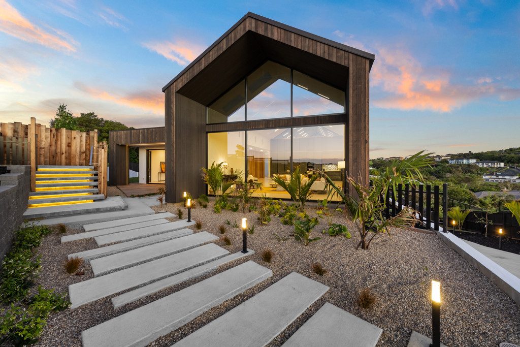 AWARD-WINNING | HOUSE OF THE YEAR — slide 46