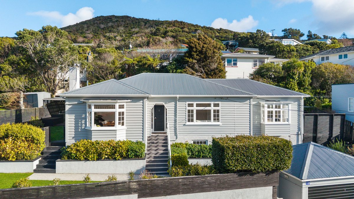 Elegant character, everyday ease | BEO $1,349,000 — slide 1