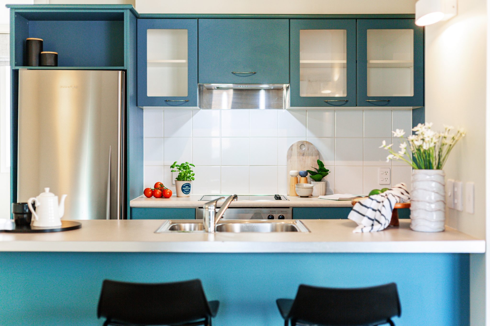 CORNER SUN AND CITY EASE | ENDEAVOUR APARTMENTS — slide 1