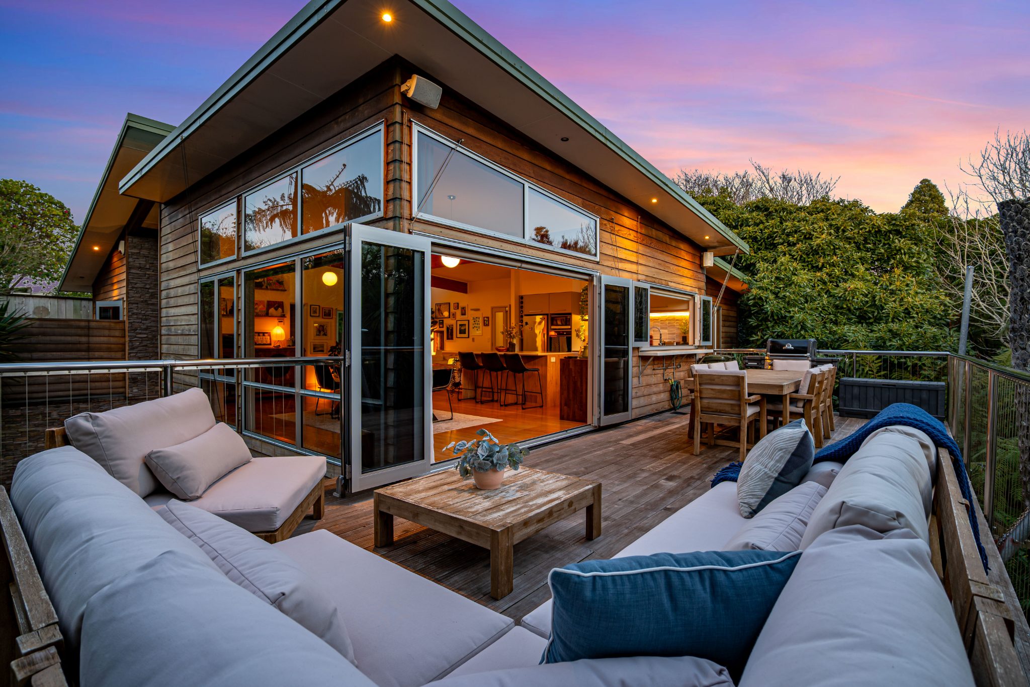 PRIVATE NATURAL HIDEAWAY IN STRANDON — slide 2