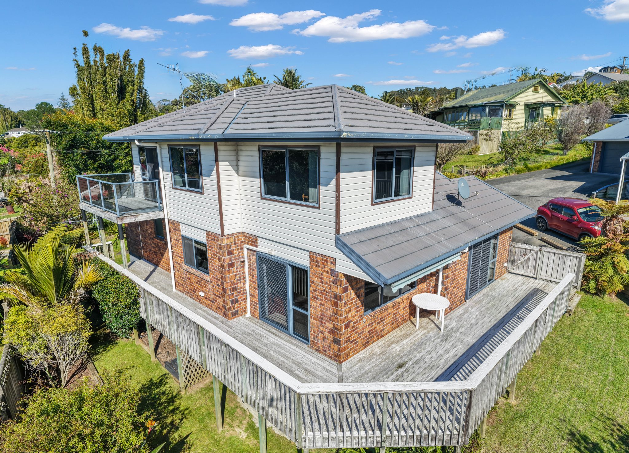 Sought-After Anzac Road Townhouse — slide 2