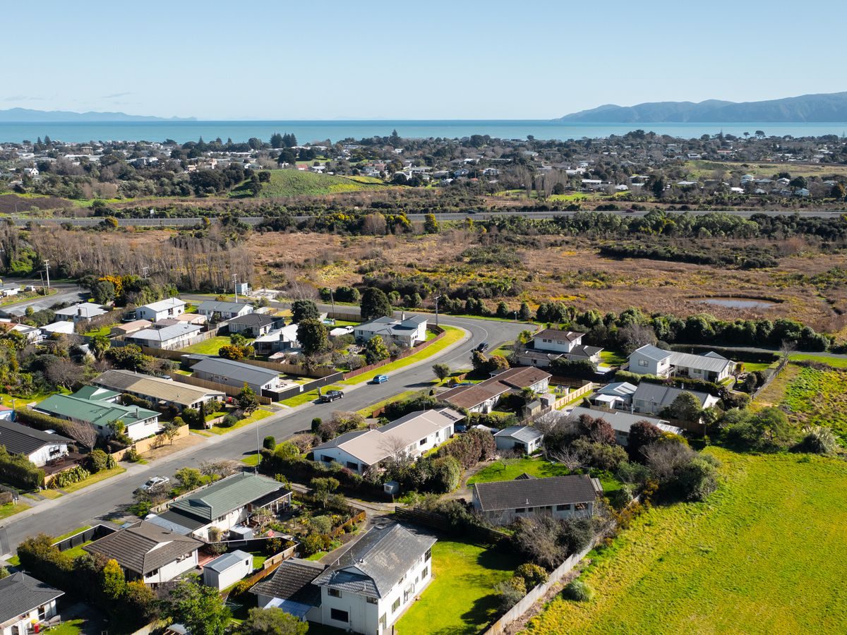 Space & Scope in Raumati Beach — slide 31