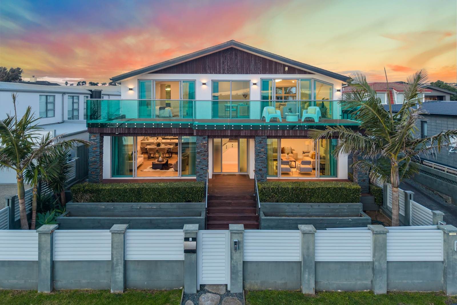 Unrivalled Views, Front-Row Living at 9 The Parade — slide 2