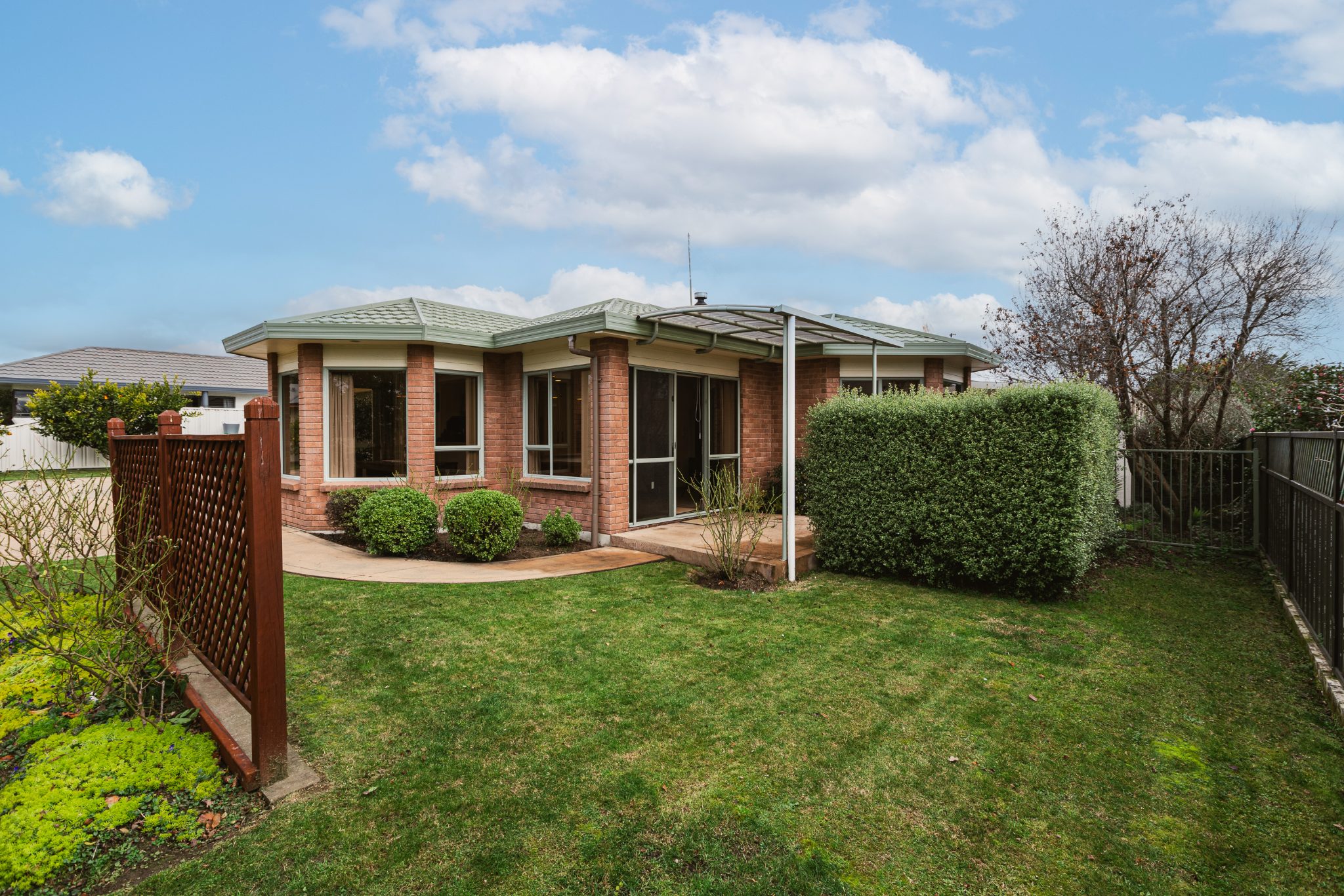 Solid Brick, Easy-Care Comfort — slide 20