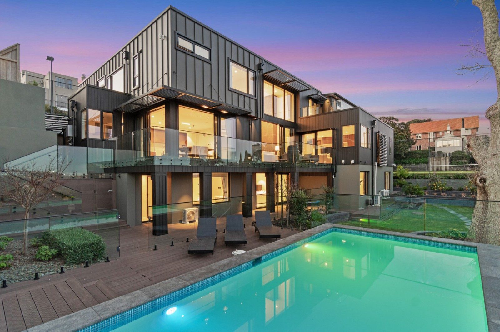 Private Parnell paradise — slide 2