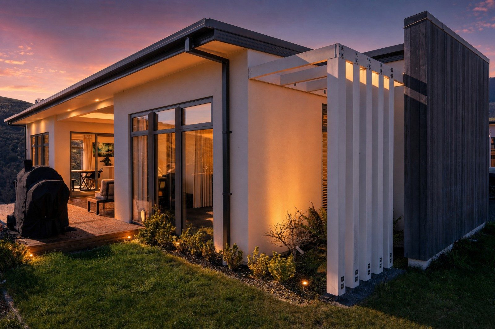 Modern home, great sun, stunning views — slide 1
