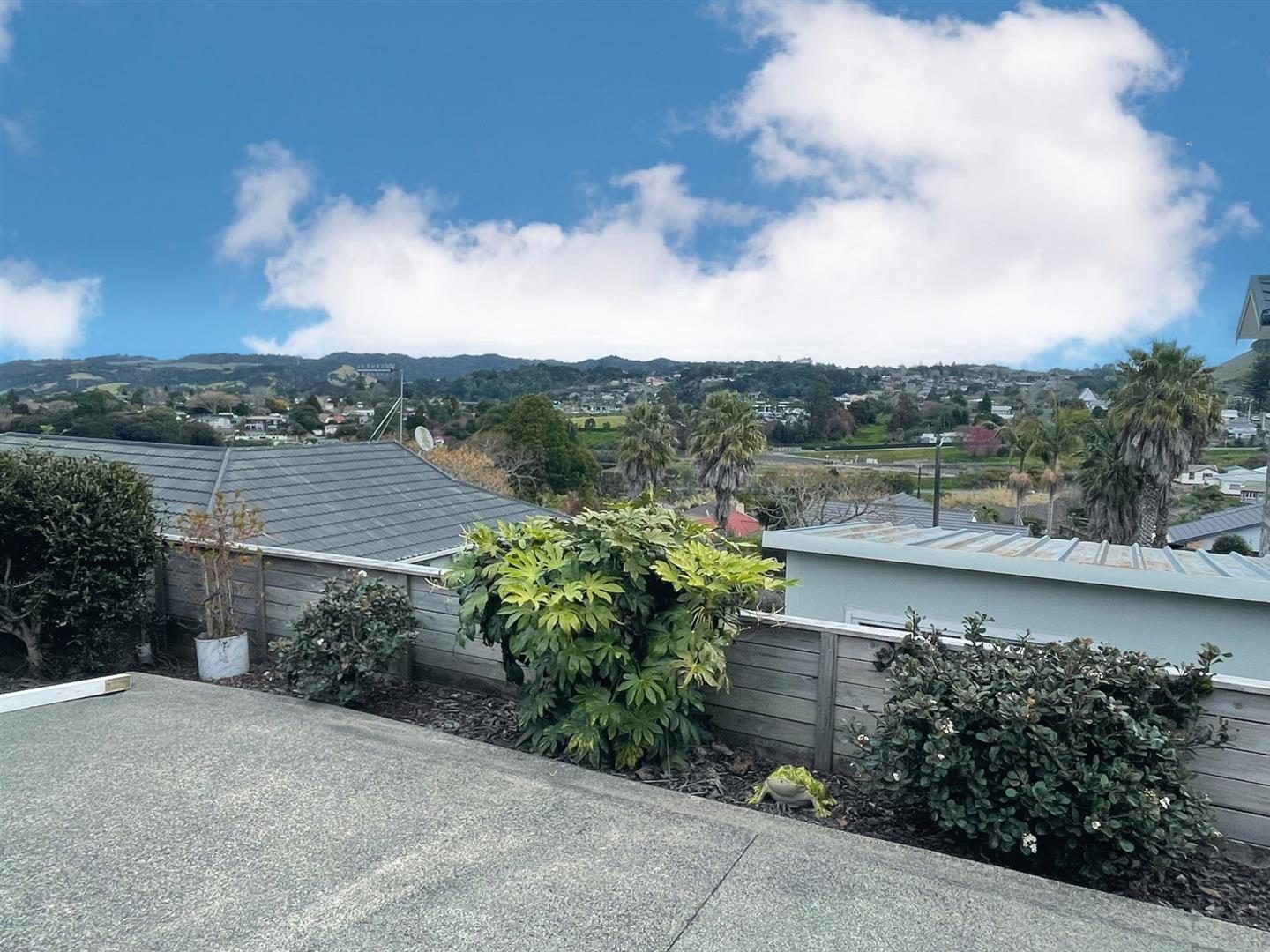 VENDORS READY TO MOVE – OFFERS OVER $625,000! — slide 24