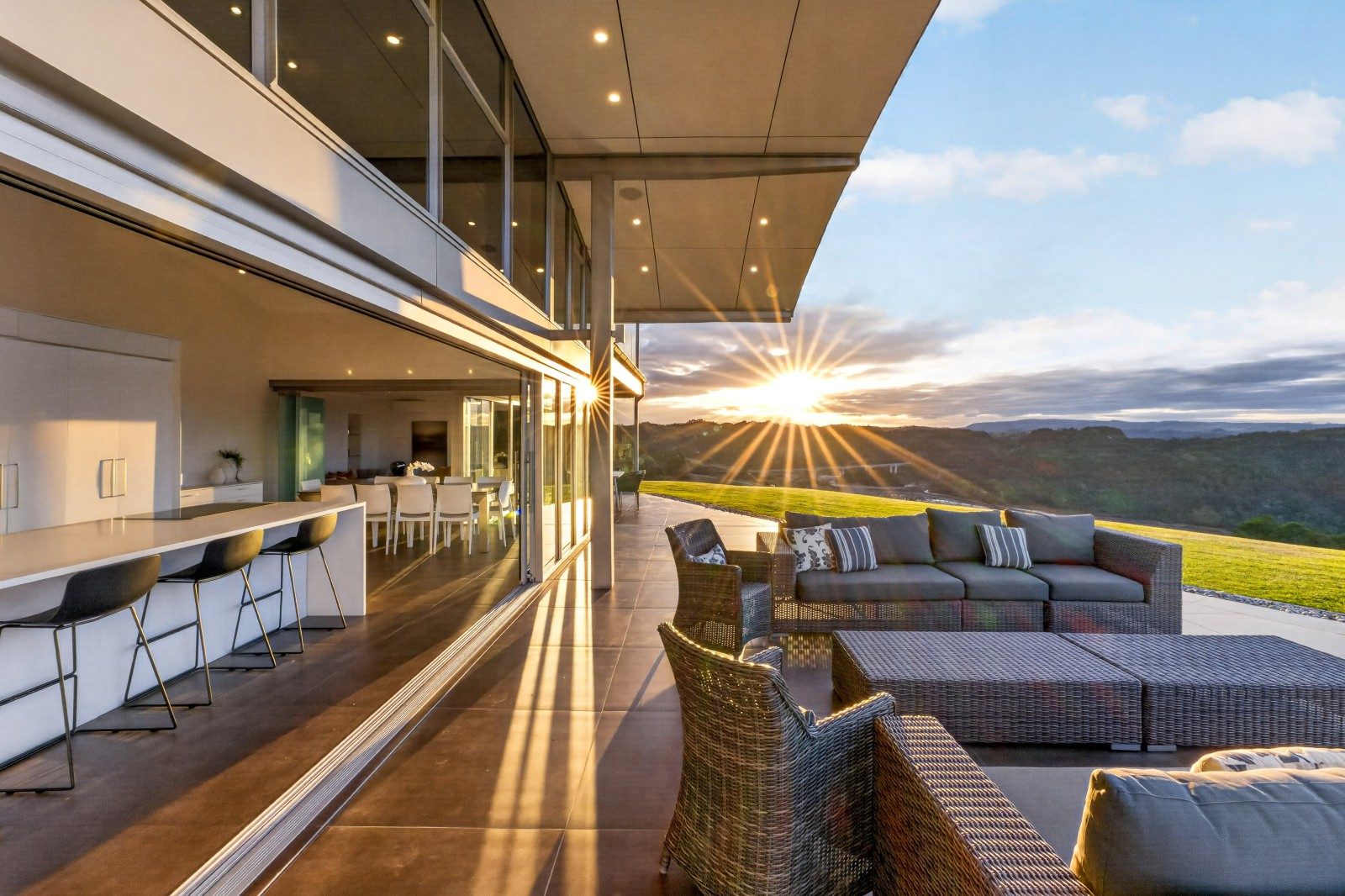 Private coastal retreat with stunning sea views — slide 2